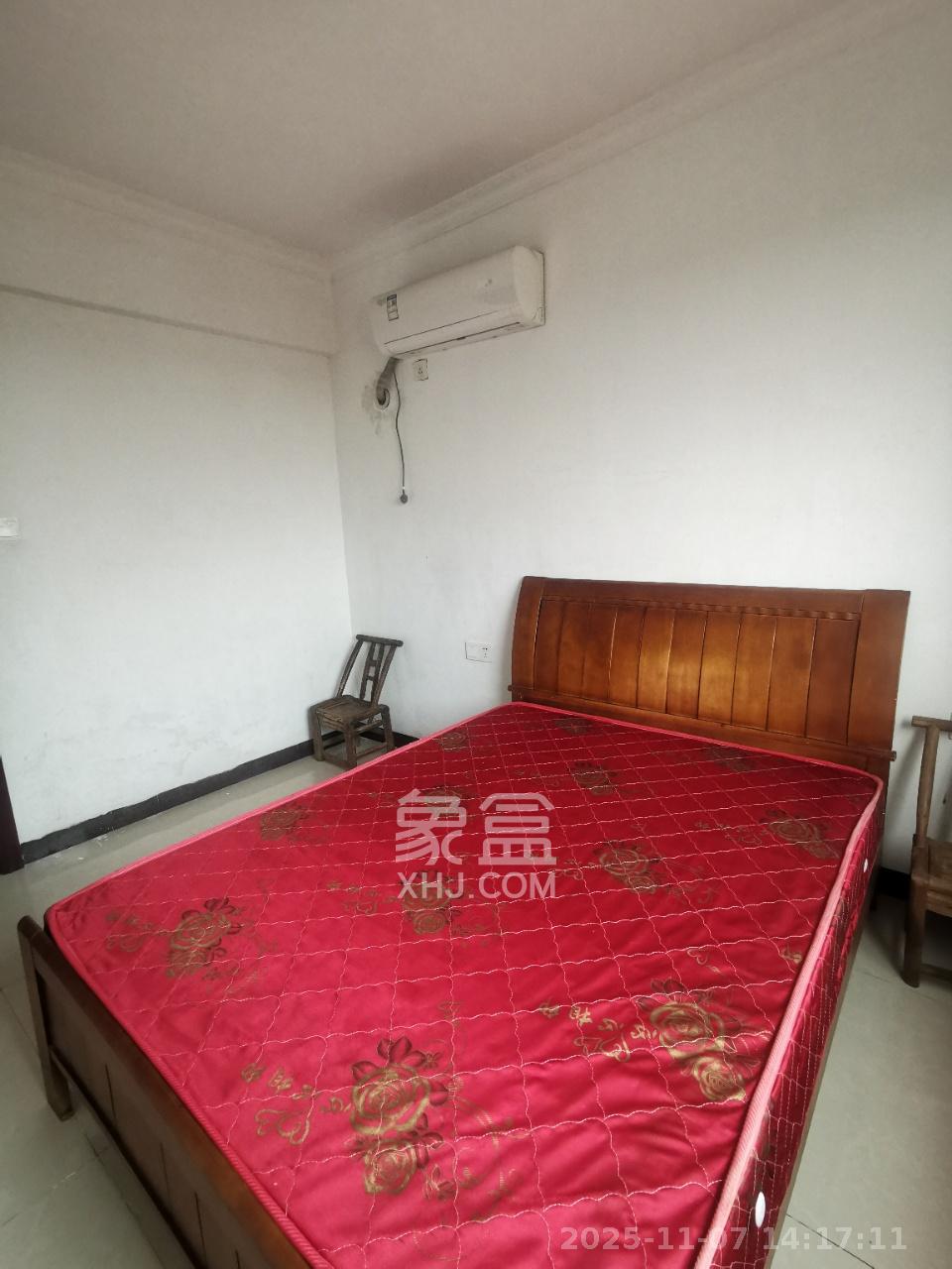 佳辉丽景鑫城  3室2厅2卫    2000.0元/月室内图