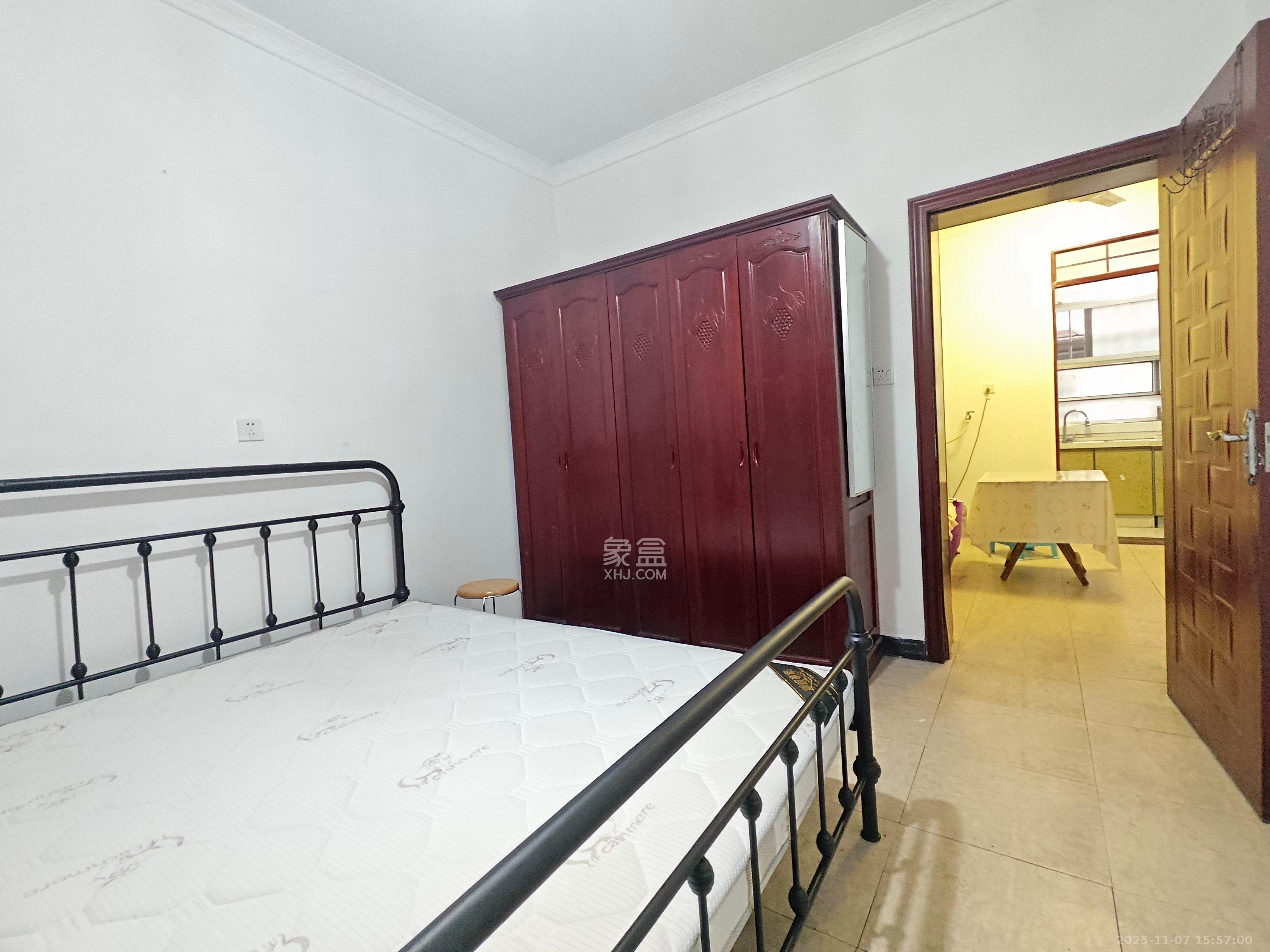 物贸小区 1室1厅1卫 1500.0元/月 物贸小区 1室1厅1卫 1500.0元/月室内图