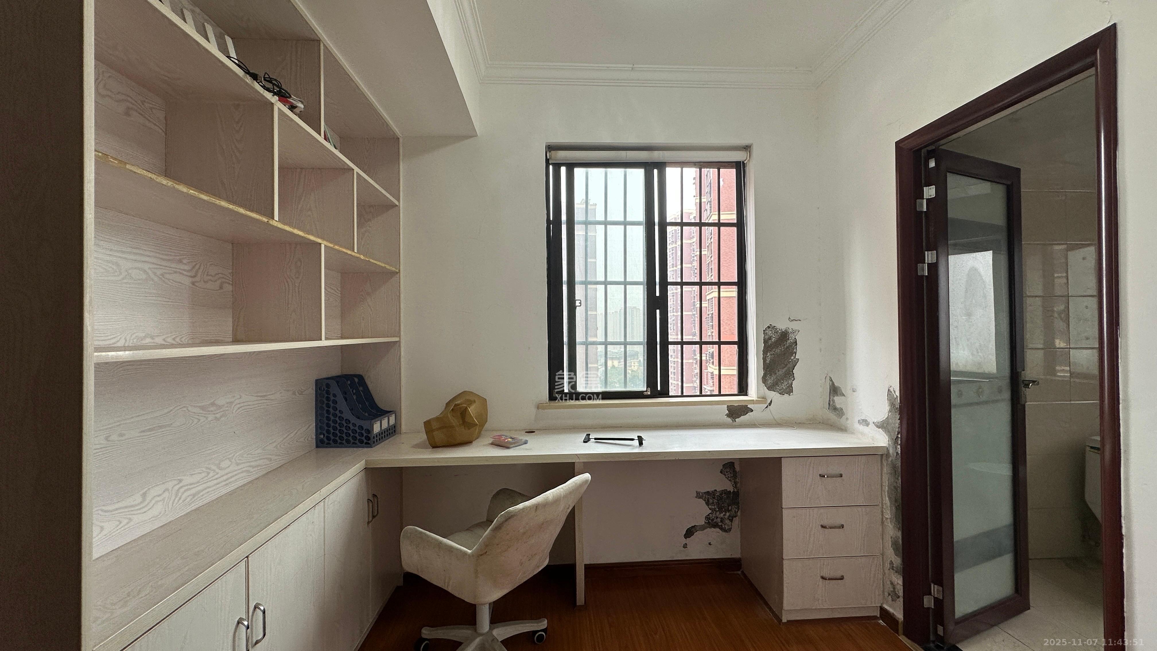 新城国际花都  3室2厅2卫    1800.0元/月室内图