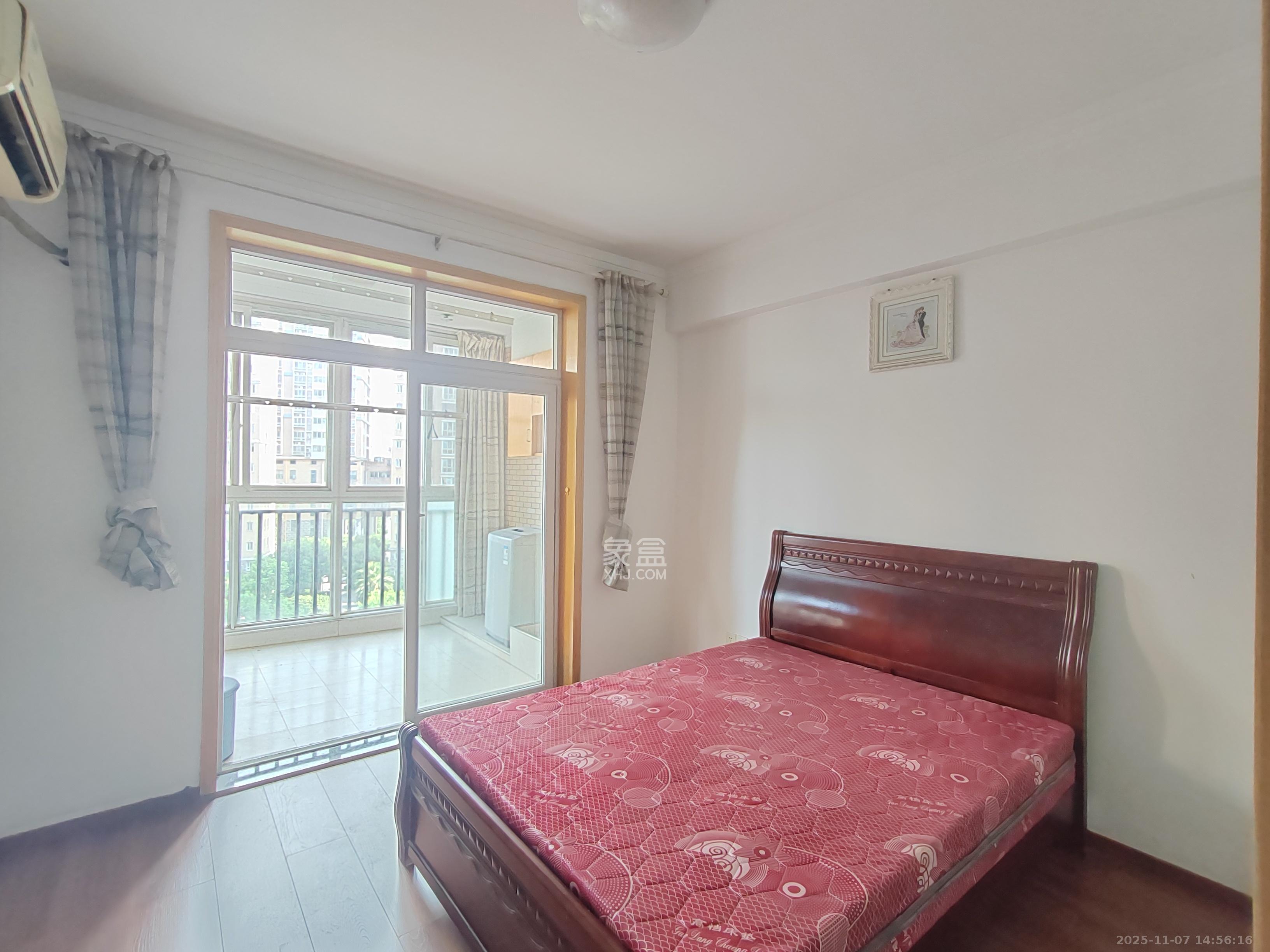 筑梦园 4室2厅2卫 2400.0元/月 筑梦园 4室2厅2卫 2400.0元/月室内图