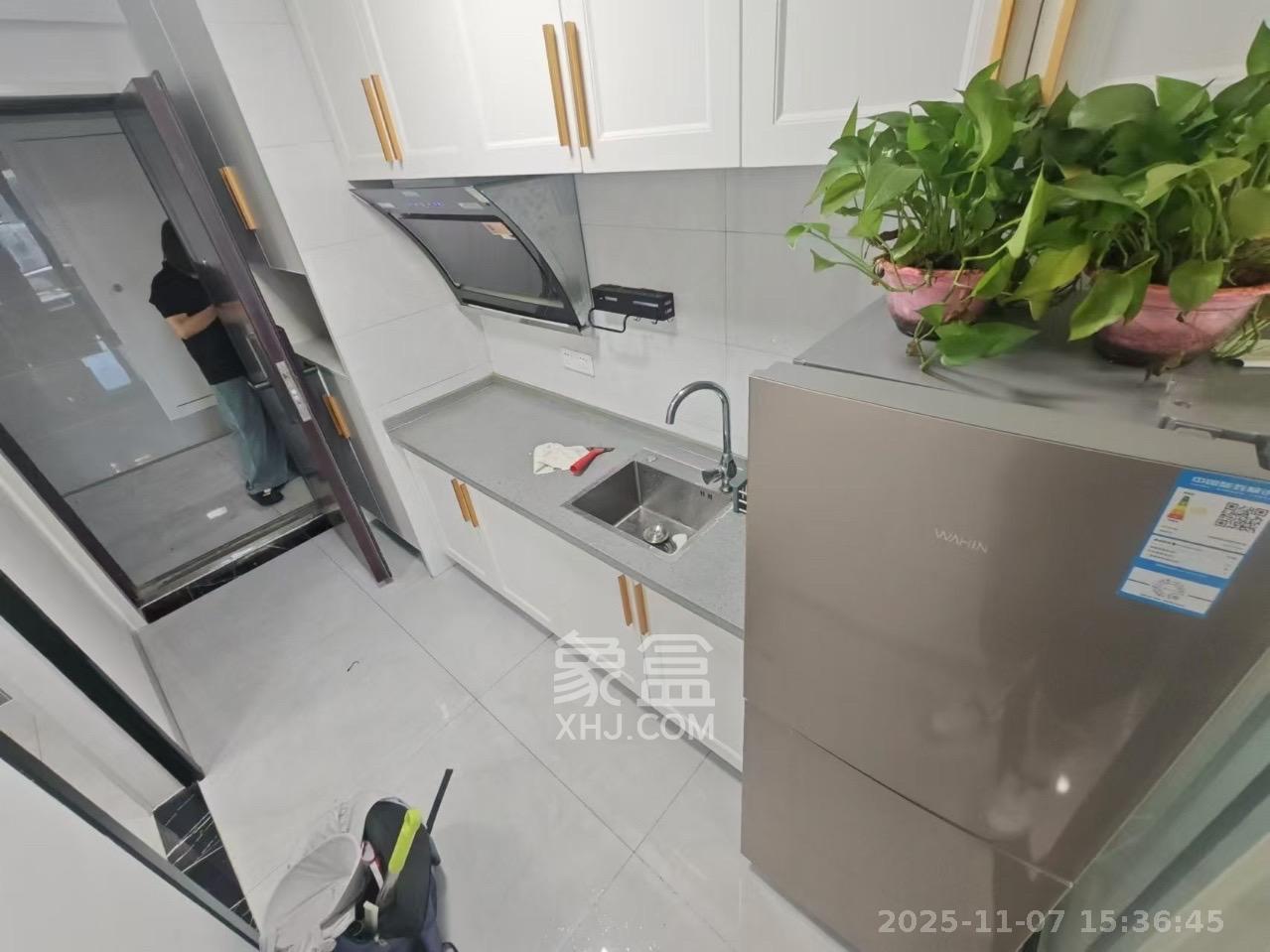 奥园城市天骄一期  1室1厅1卫    1500.0元/月室内图