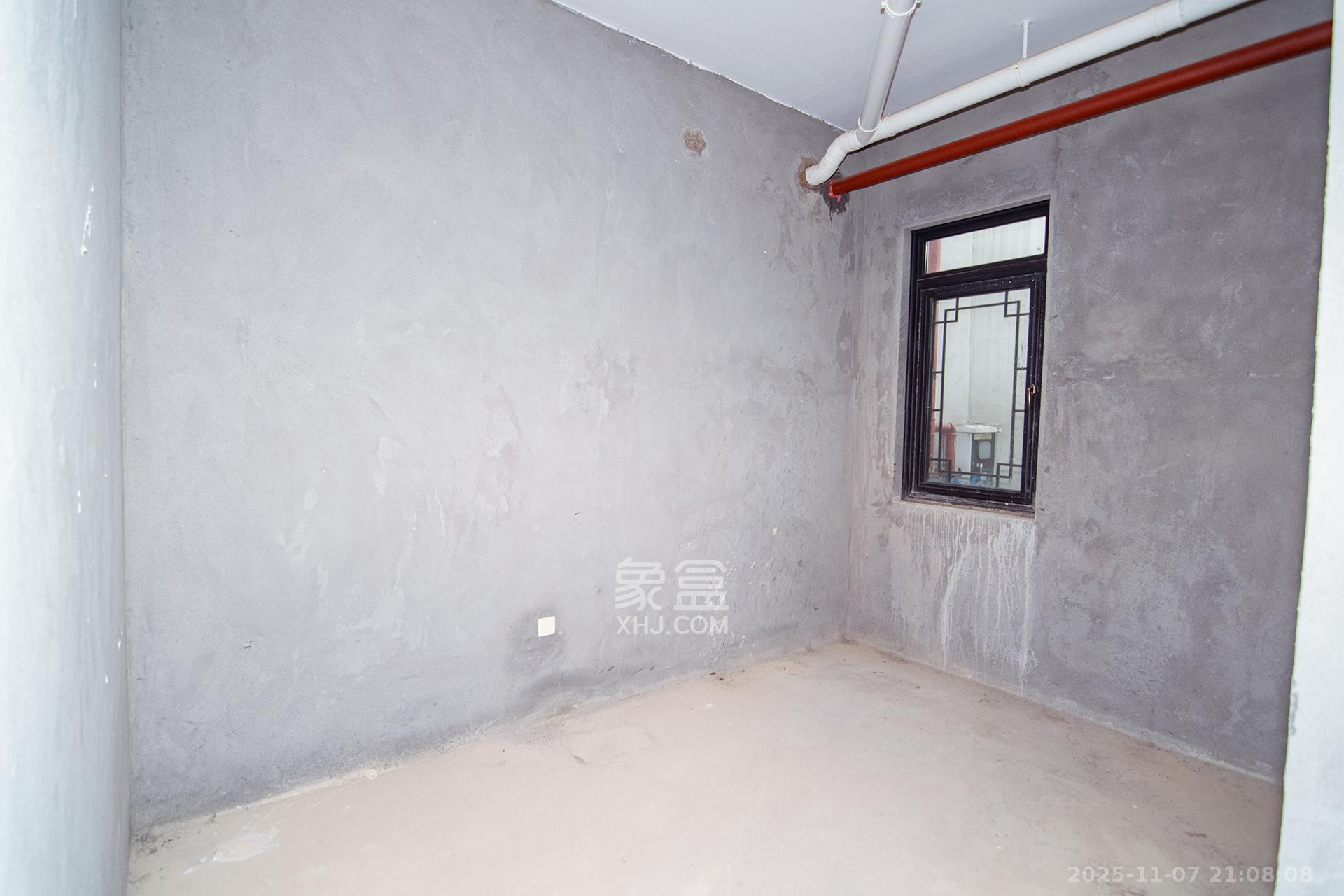 绿城高尔夫小镇 6室2厅2卫 900.0万 绿城高尔夫小镇 6室2厅2卫 900.0万其他