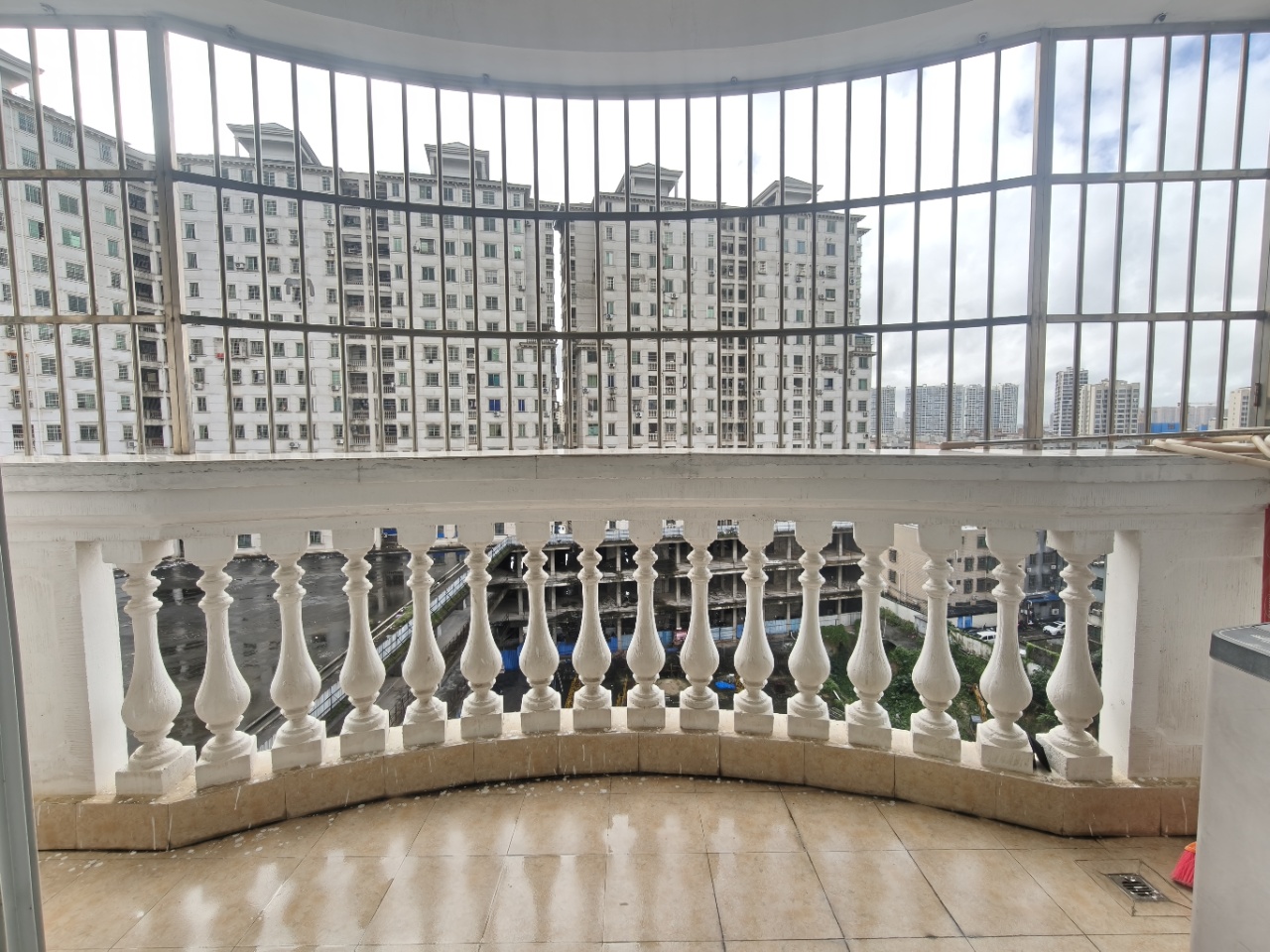 阳光巴洛克广场 3室2厅2卫 2500.0元/月 阳光巴洛克广场 3室2厅2卫 2500.0元/月室内图