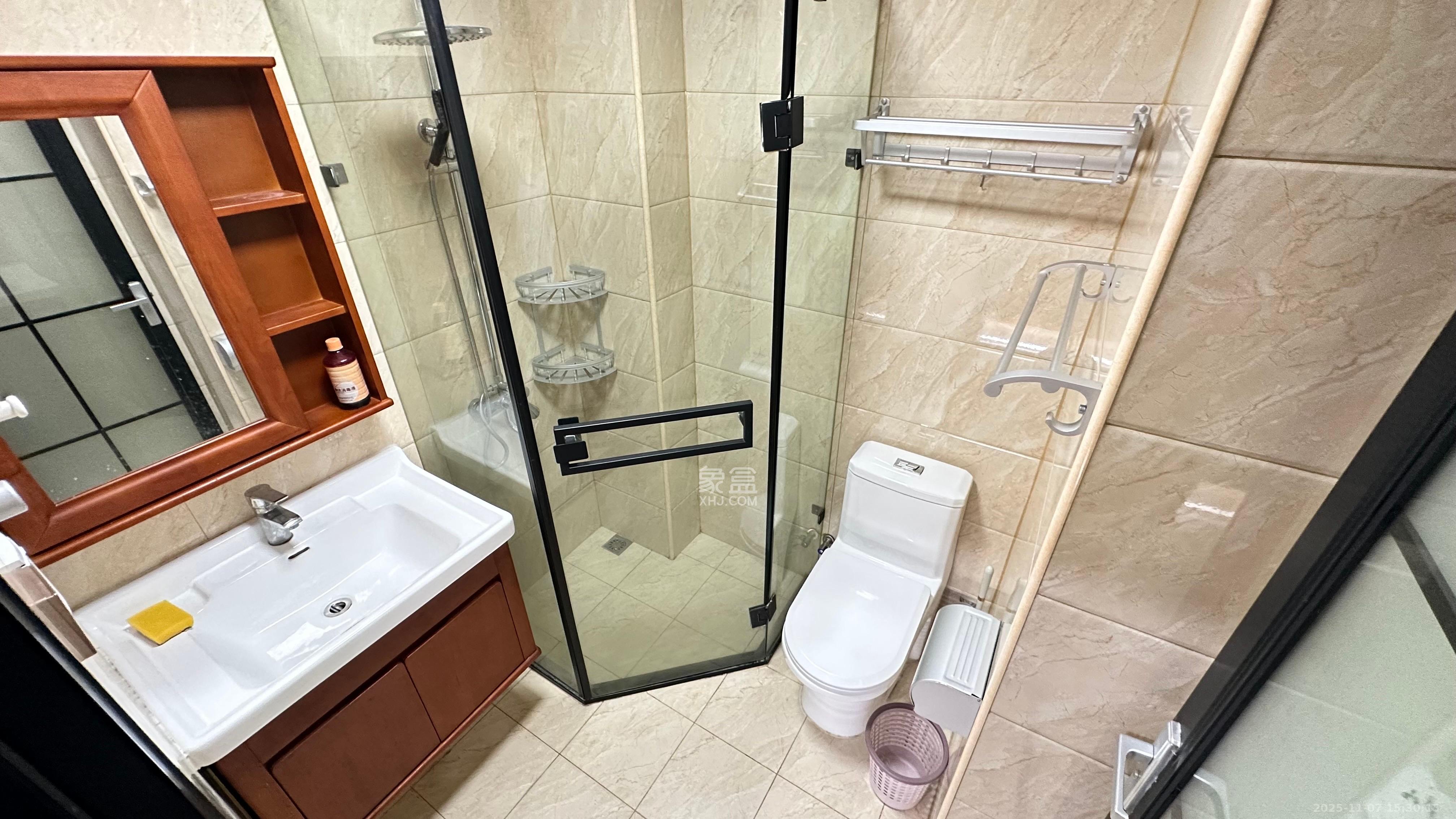 明发国际城  1室1厅1卫    1500.0元/月室内图