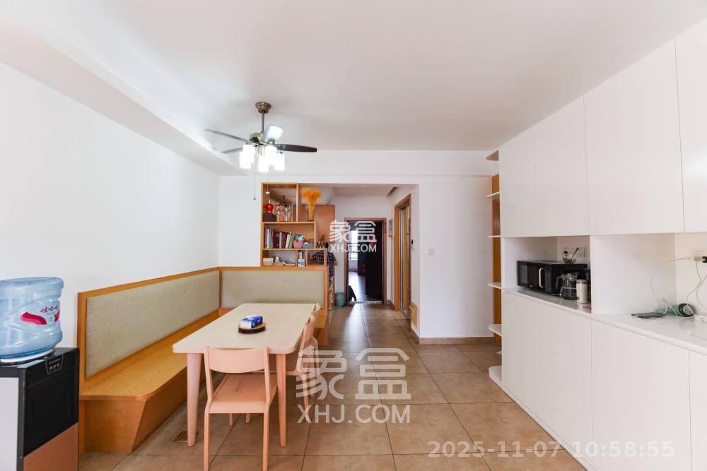 华银天际 3室2厅2卫 2200.0元/月 华银天际 3室2厅2卫 2200.0元/月室内图