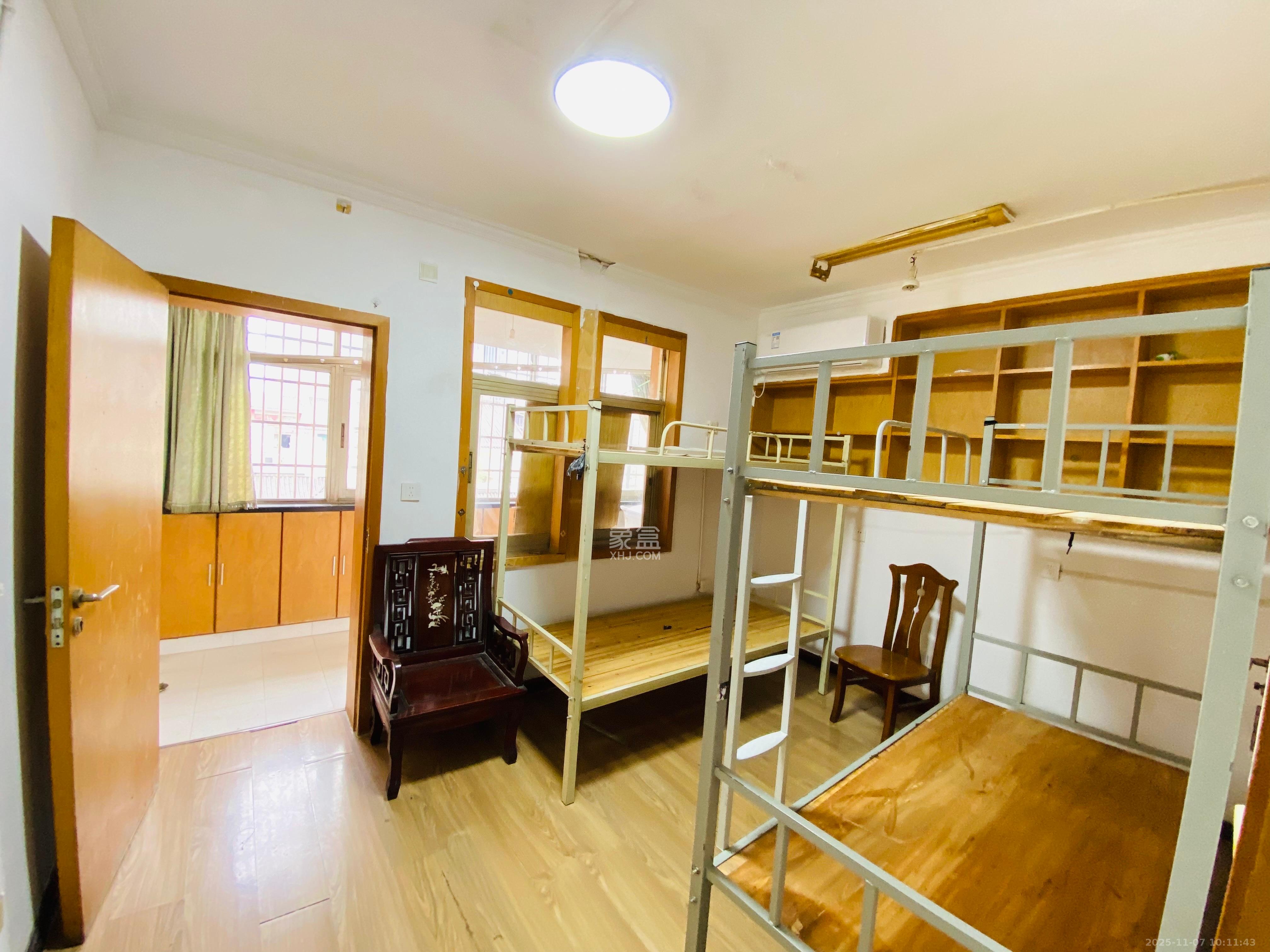 信丰民居 3室2厅1卫 3500.0元/月 信丰民居 3室2厅1卫 3500.0元/月室内图