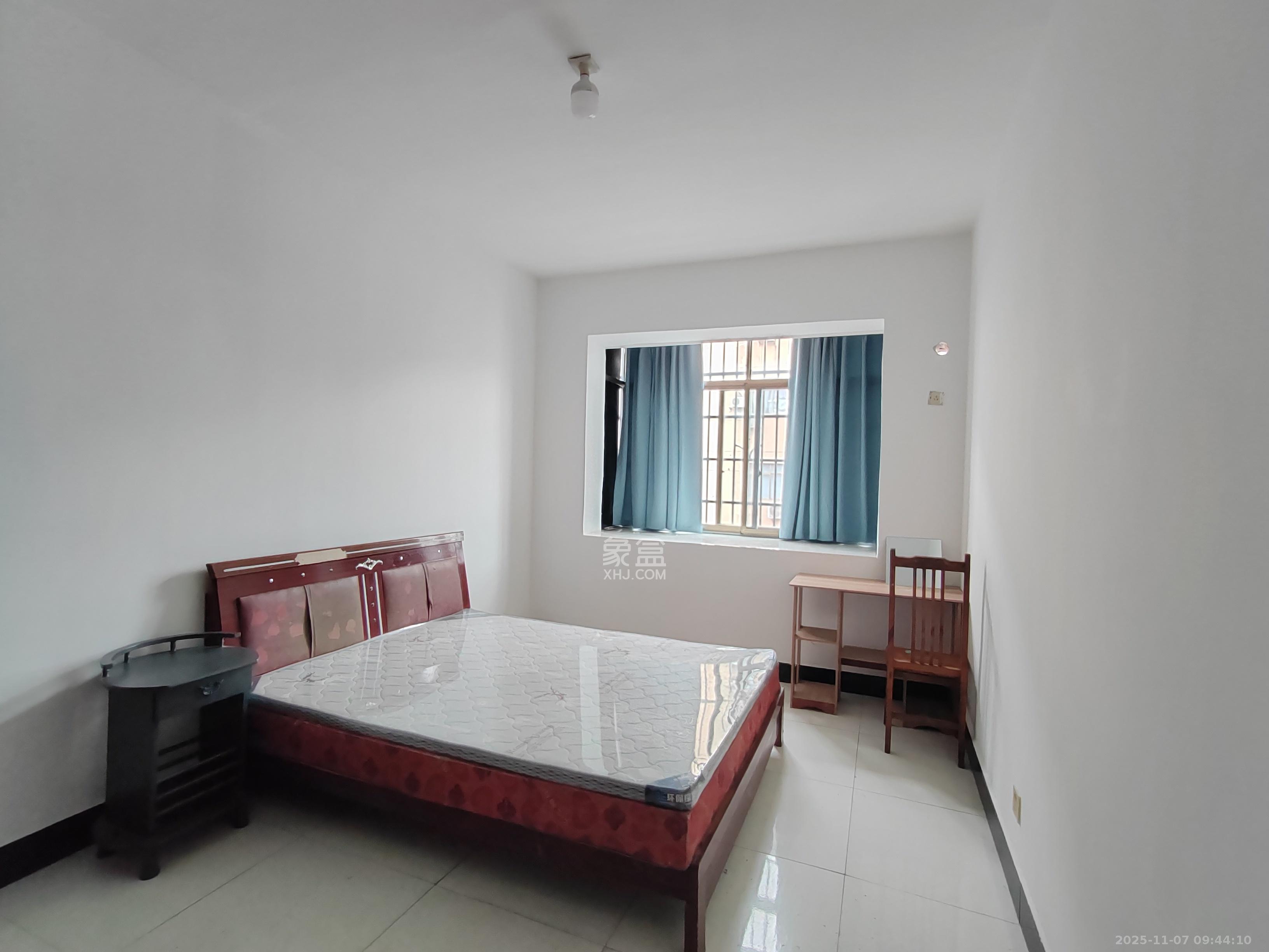 湘绣城  5室3厅2卫    2600.0元/月