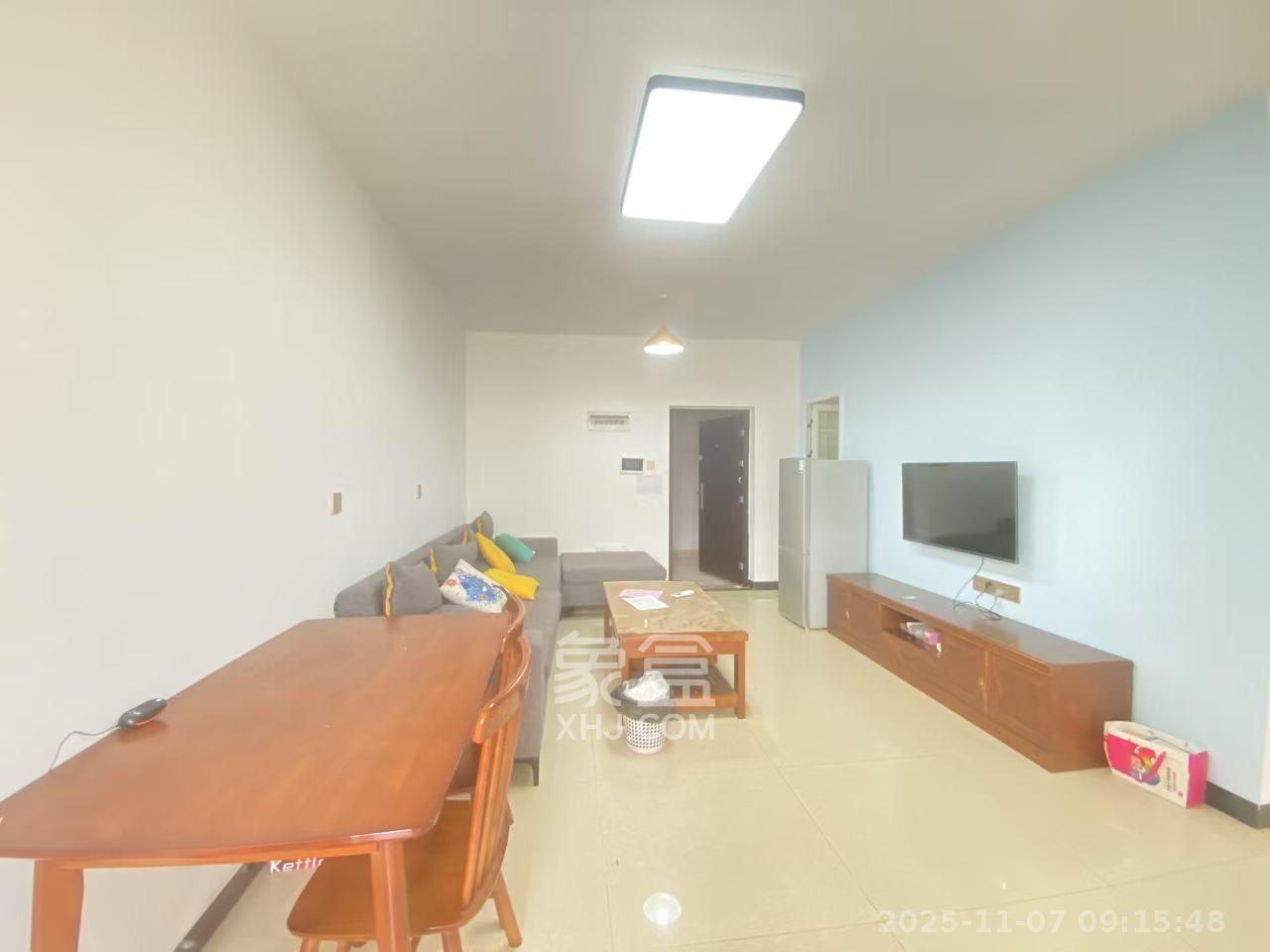 绿地新都会  2室2厅1卫    1800.0元/月