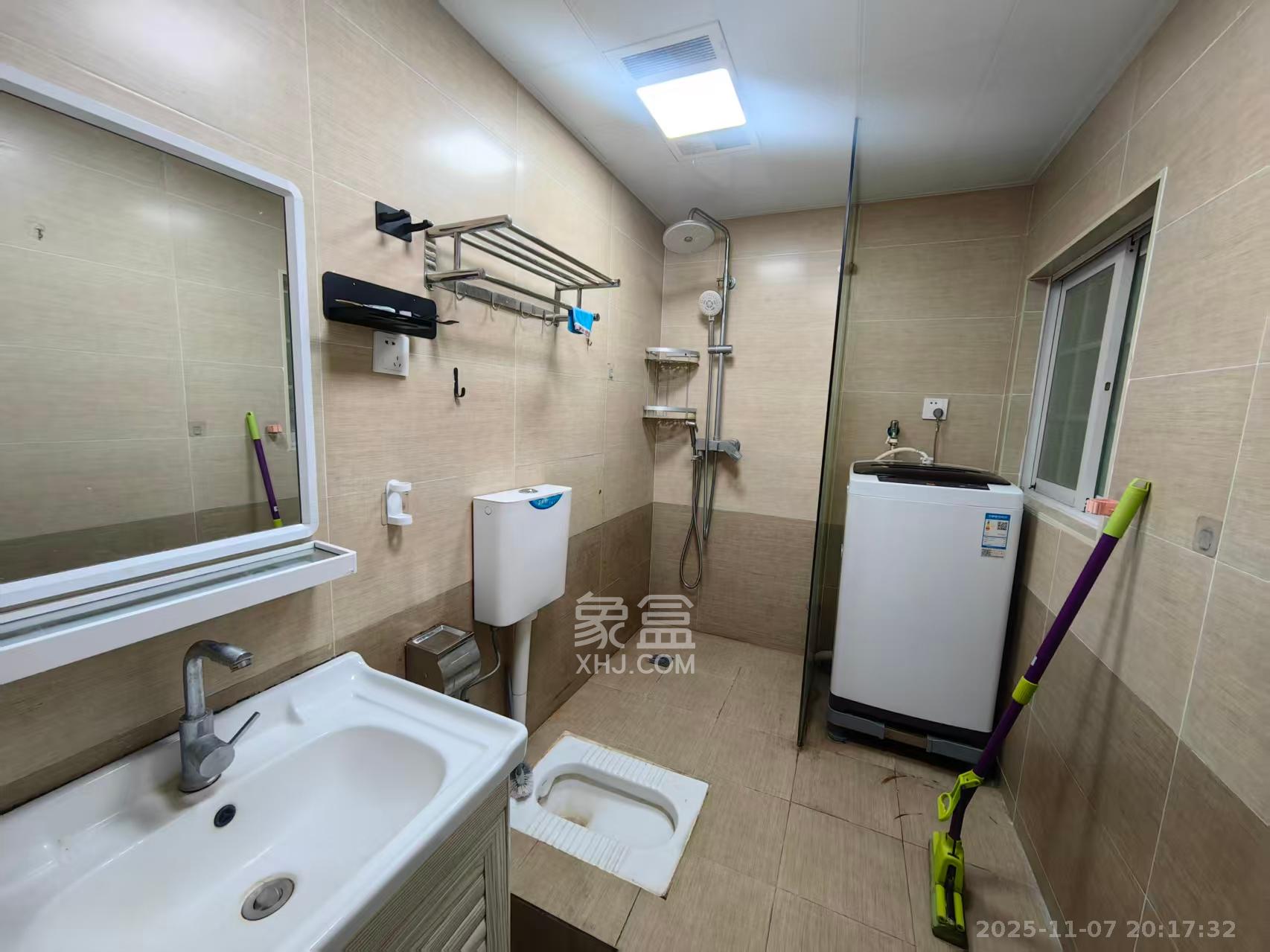 第六都（陆都小区）  1室1厅1卫    1800.0元/月室内图