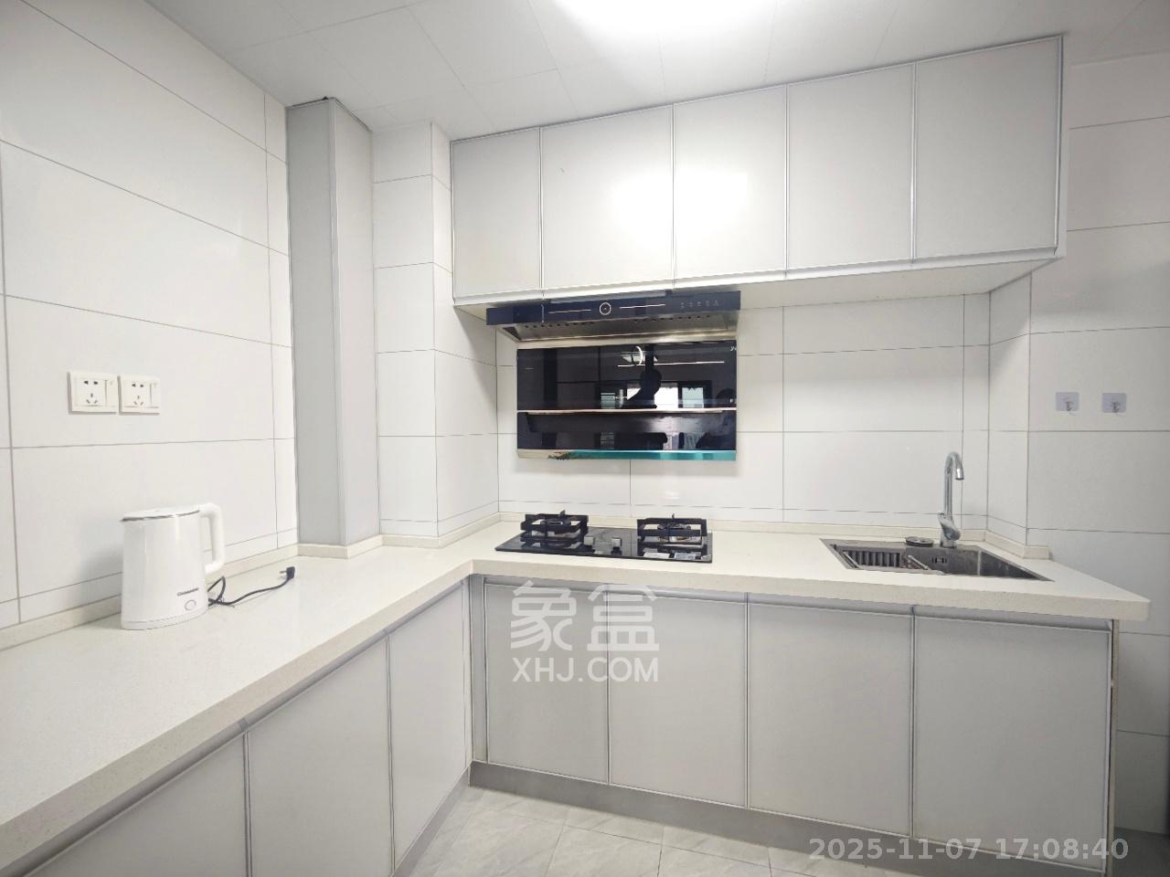 长房云公馆  3室2厅2卫    2500.0元/月室内图