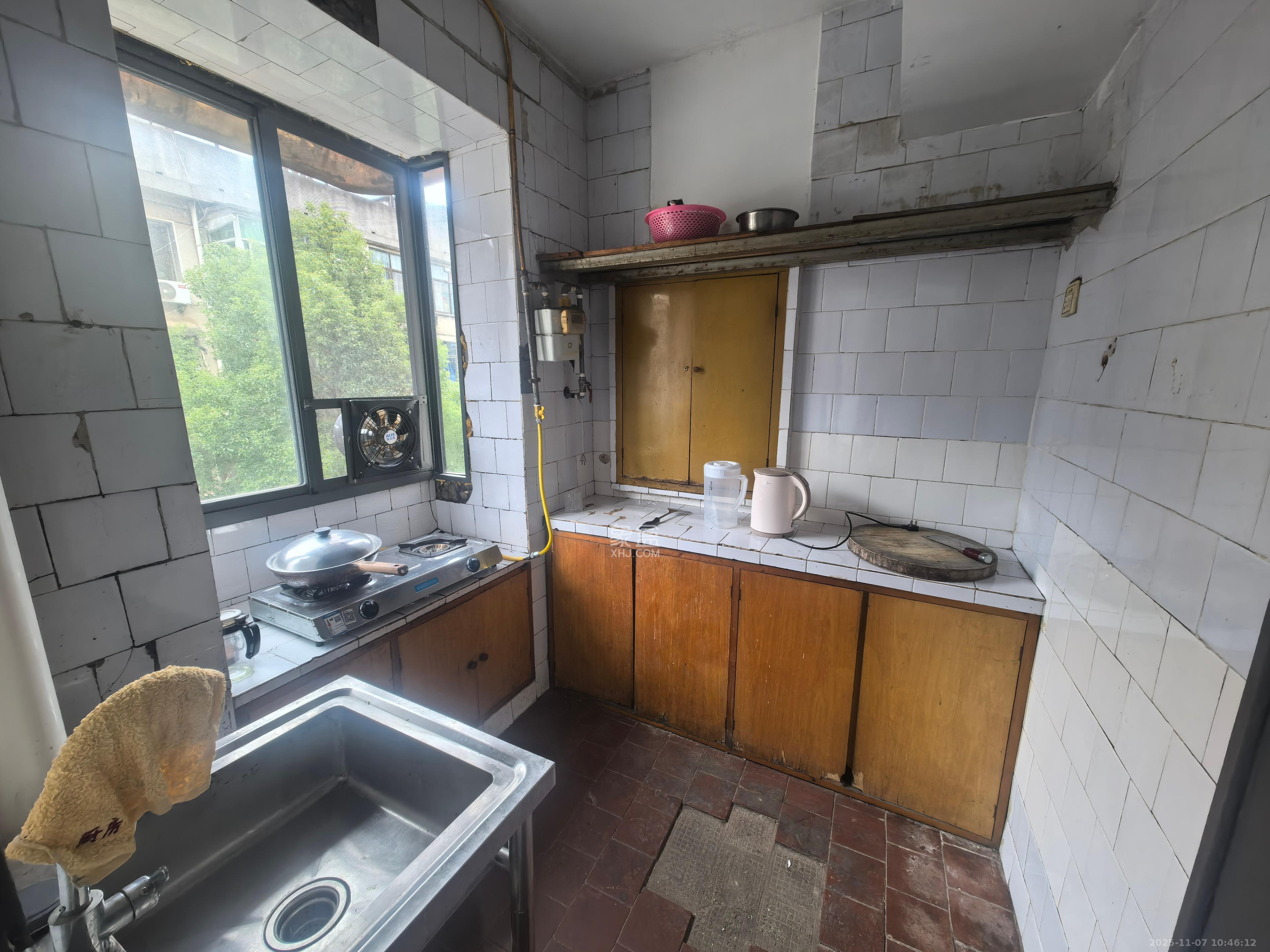 汽制宿舍  2室1厅1卫    1500.0元/月室内图