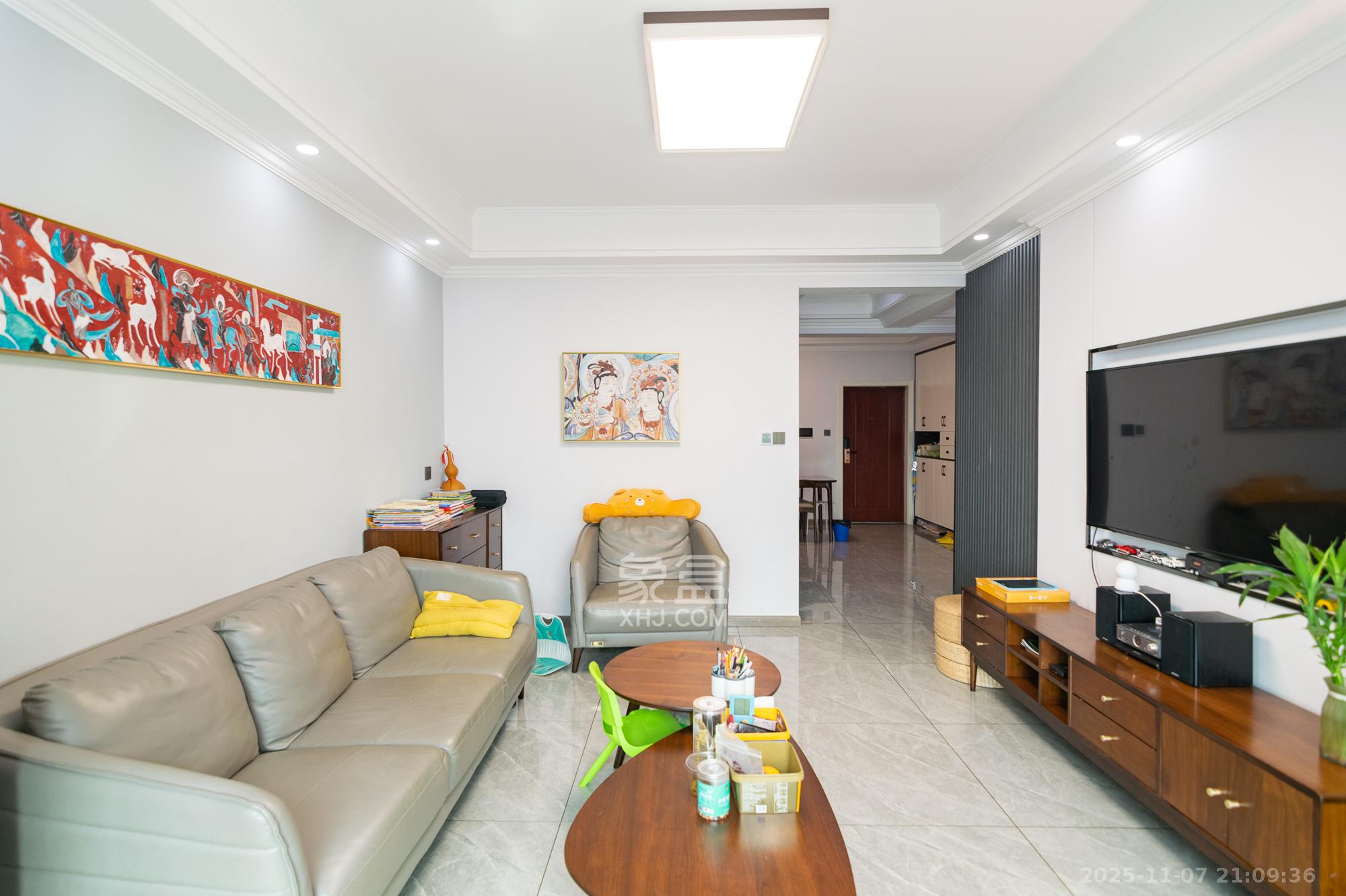 富基世纪公园 3室2厅1卫 60.0万 富基世纪公园 3室2厅1卫 60.0万客厅