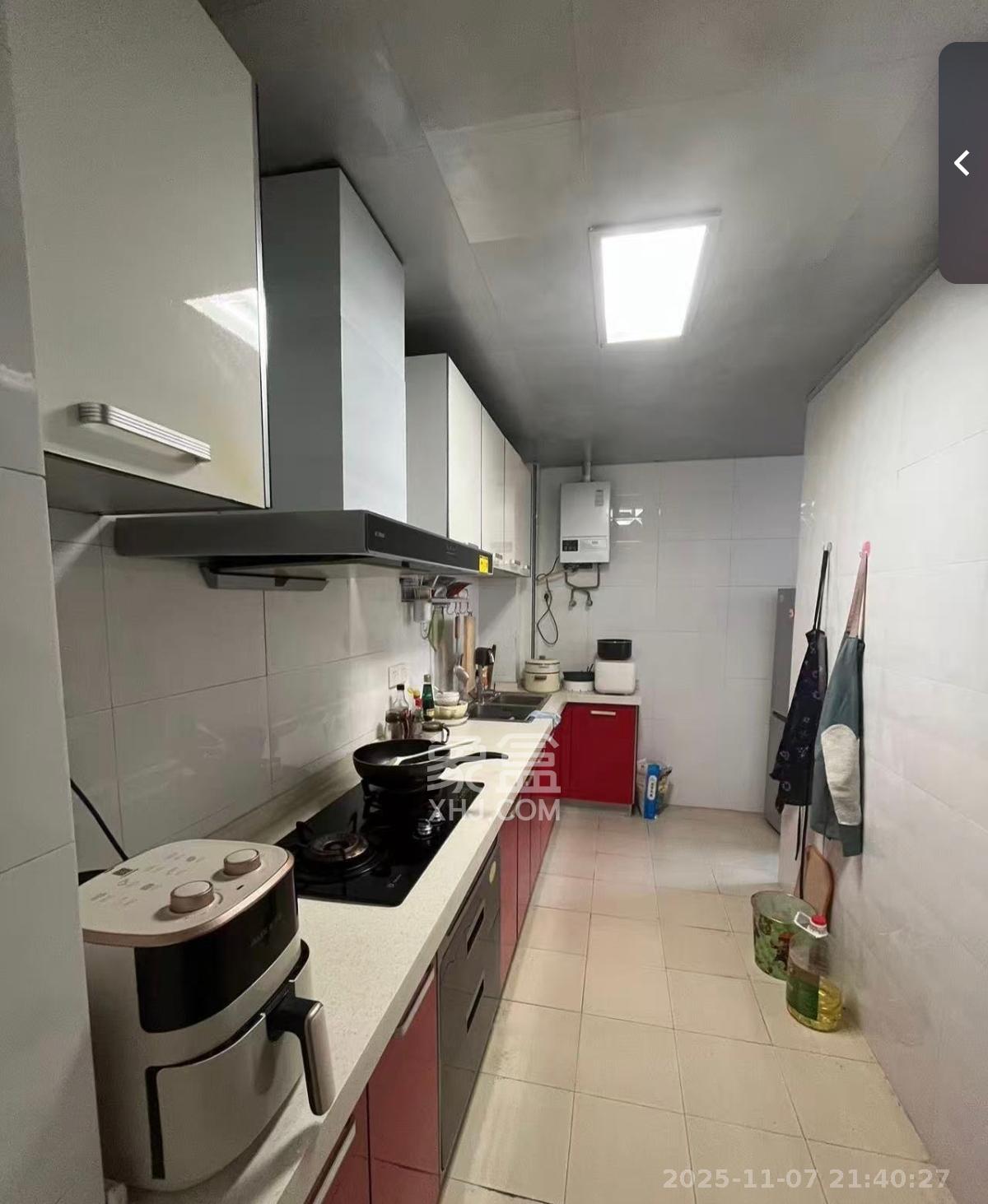 湘府9号  2室2厅1卫    2100.0元/月室内图