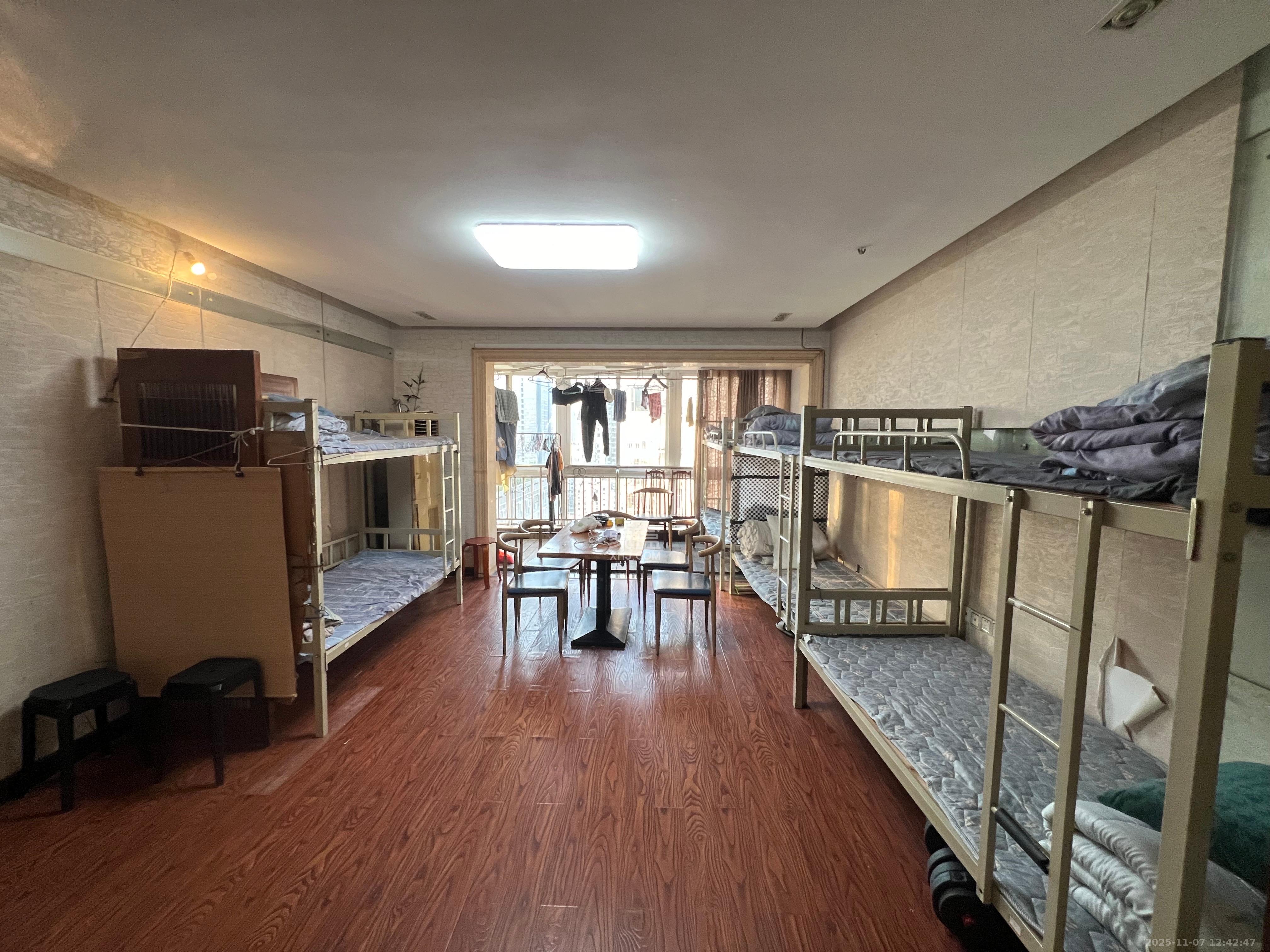 五一华府 4室2厅2卫 4300.0元/月 五一华府 4室2厅2卫 4300.0元/月室内图