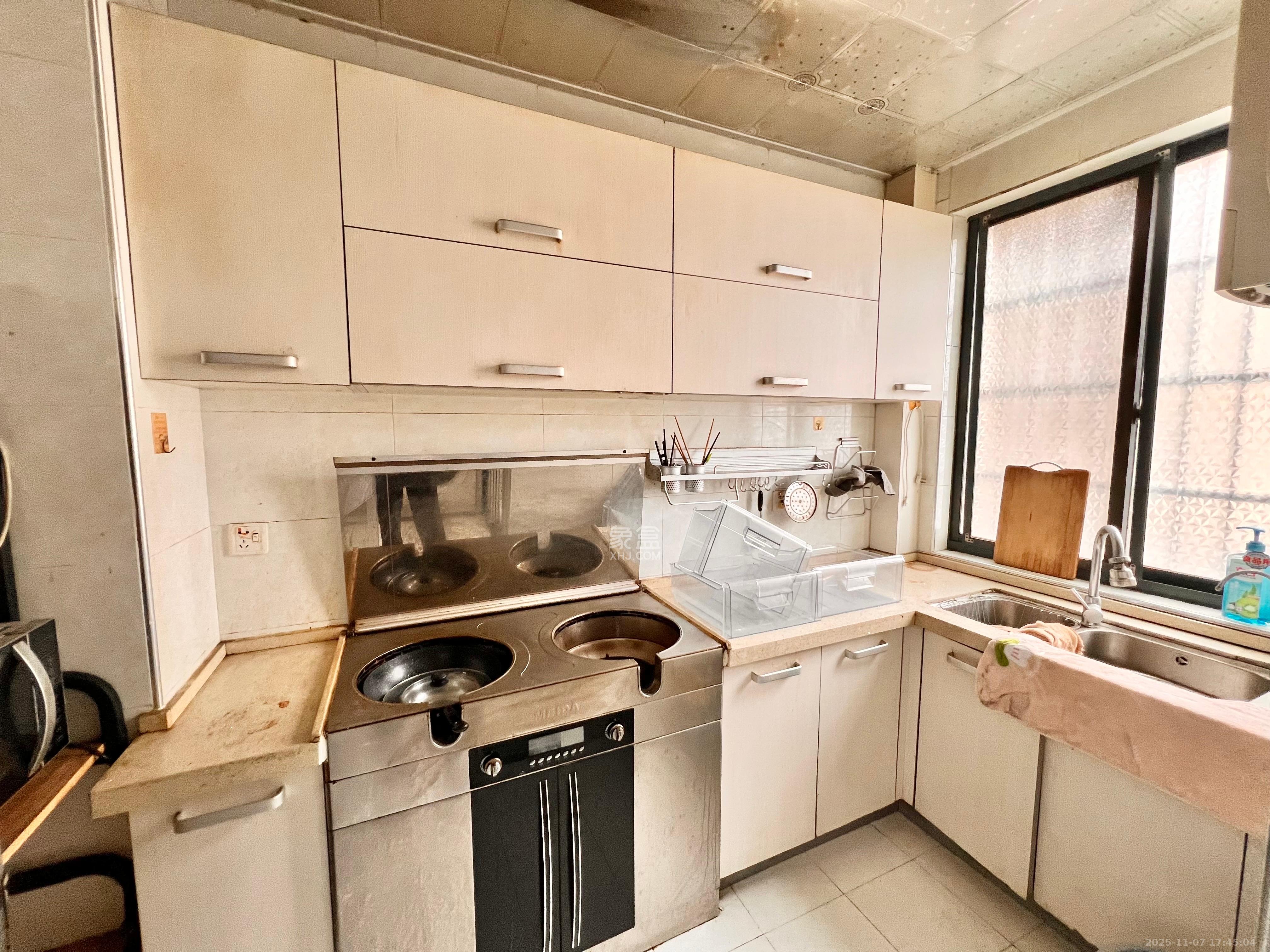 凯姆国际 2室2厅1卫 1900.0元/月 凯姆国际 2室2厅1卫 1900.0元/月室内图