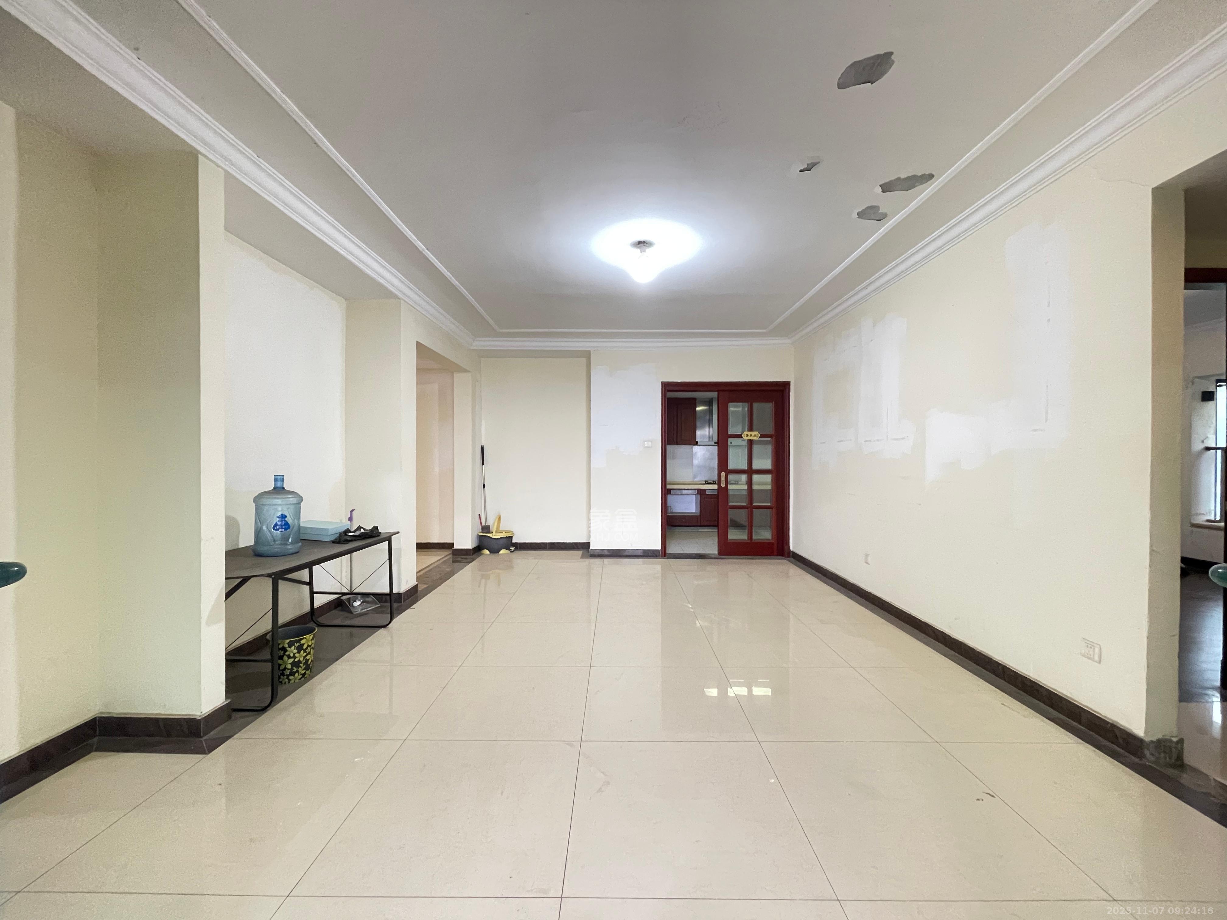 恒大名都 5室2厅4卫 3800.0元/月 恒大名都 5室2厅4卫 3800.0元/月室内图