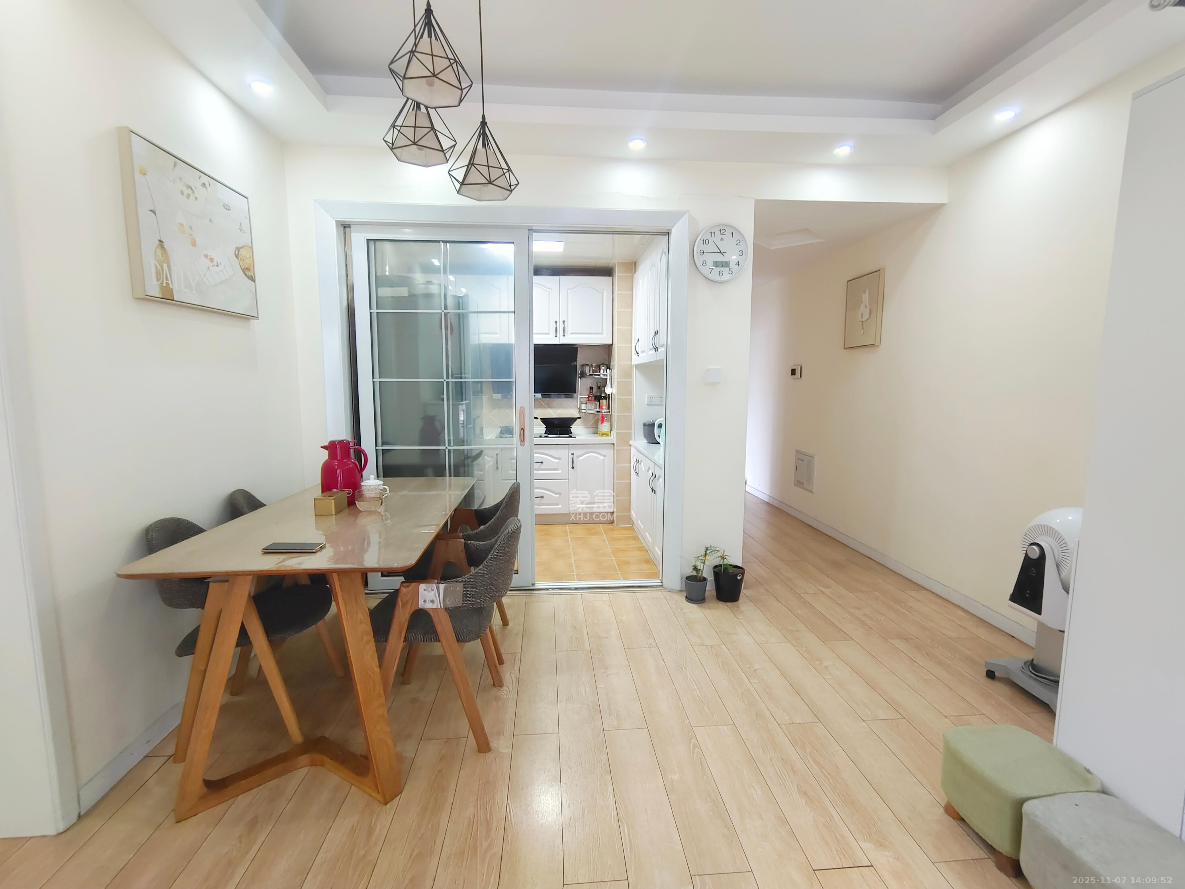 印山蓝色海岸 3室2厅2卫 2300.0元/月 印山蓝色海岸 3室2厅2卫 2300.0元/月室内图