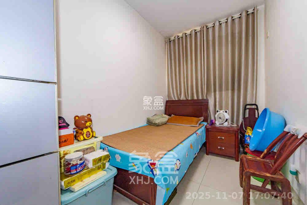 山语城二期  3室1厅1卫    1500.0元/月室内图