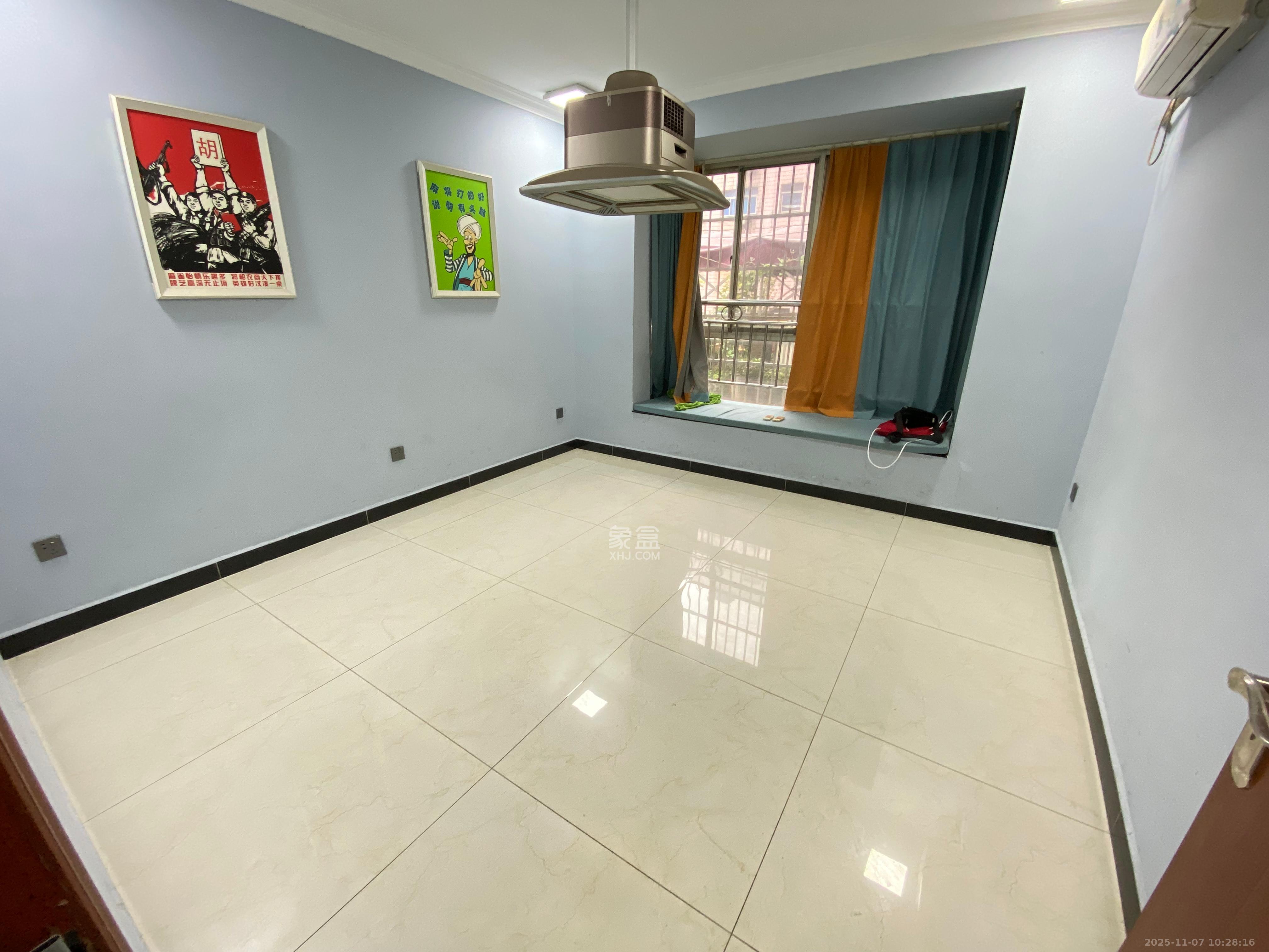 天泽大厦 4室2厅1卫 3400.0元/月 天泽大厦 4室2厅1卫 3400.0元/月室内图