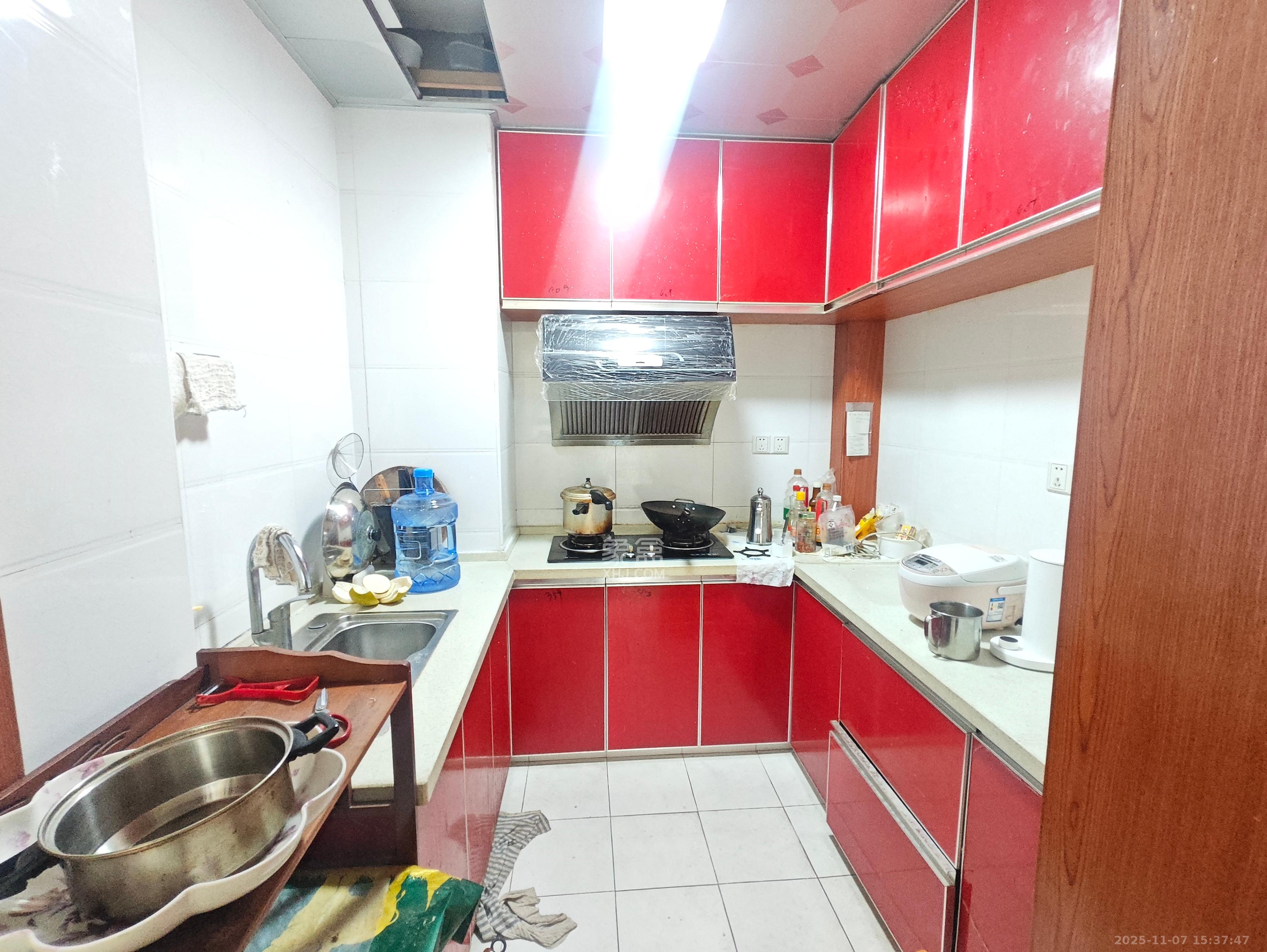 钱隆樽品(一、二、三期)  2室2厅1卫    2000.0元/月室内图