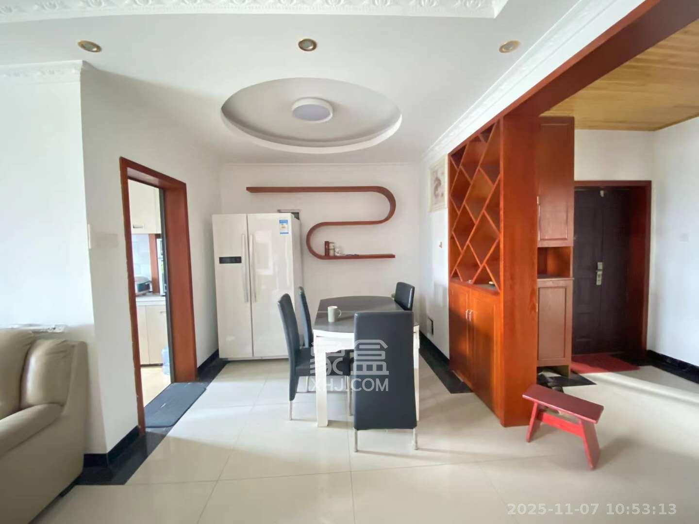 海洋半岛（月珑湾）  3室2厅2卫    2800.0元/月室内图