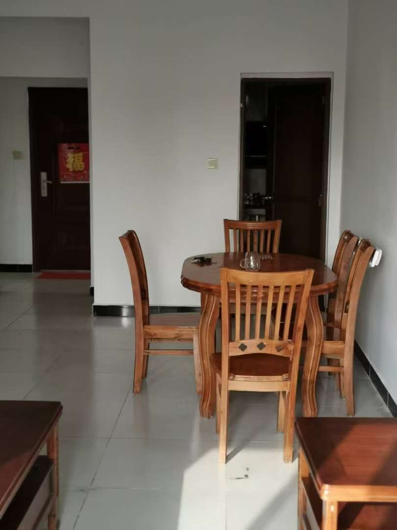 绿地城悦城 3室2厅2卫 2500.0元/月 绿地城悦城 3室2厅2卫 2500.0元/月室内图