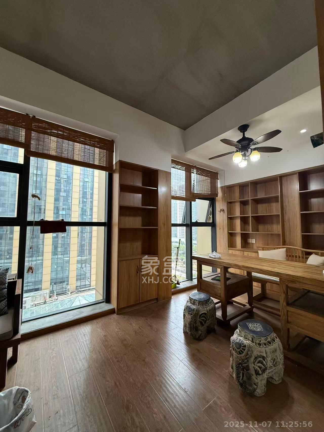 万坤图财富广场  1室1厅1卫    3500.0元/月室内图