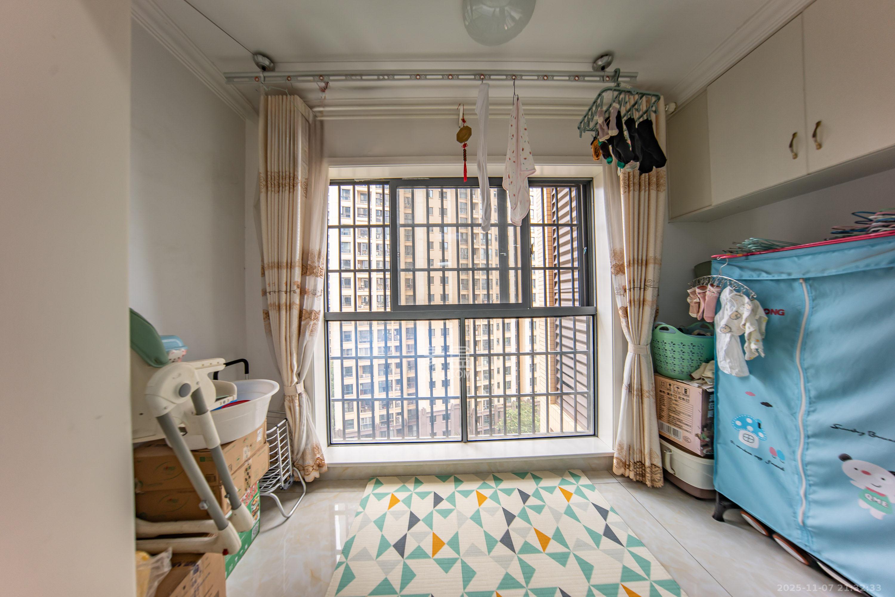 湘熙水郡(观澜海赋家园) 3室2厅1卫 98.0万 湘熙水郡(观澜海赋家园) 3室2厅1卫 98.0万阳台