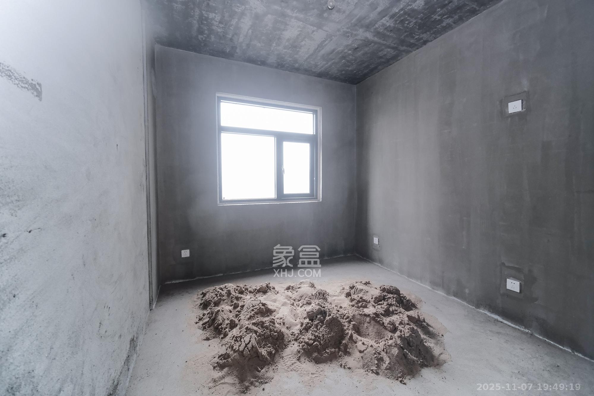 和悦城(蟠龙景苑) 3室2厅2卫 72.0万 和悦城(蟠龙景苑) 3室2厅2卫 72.0万卧室