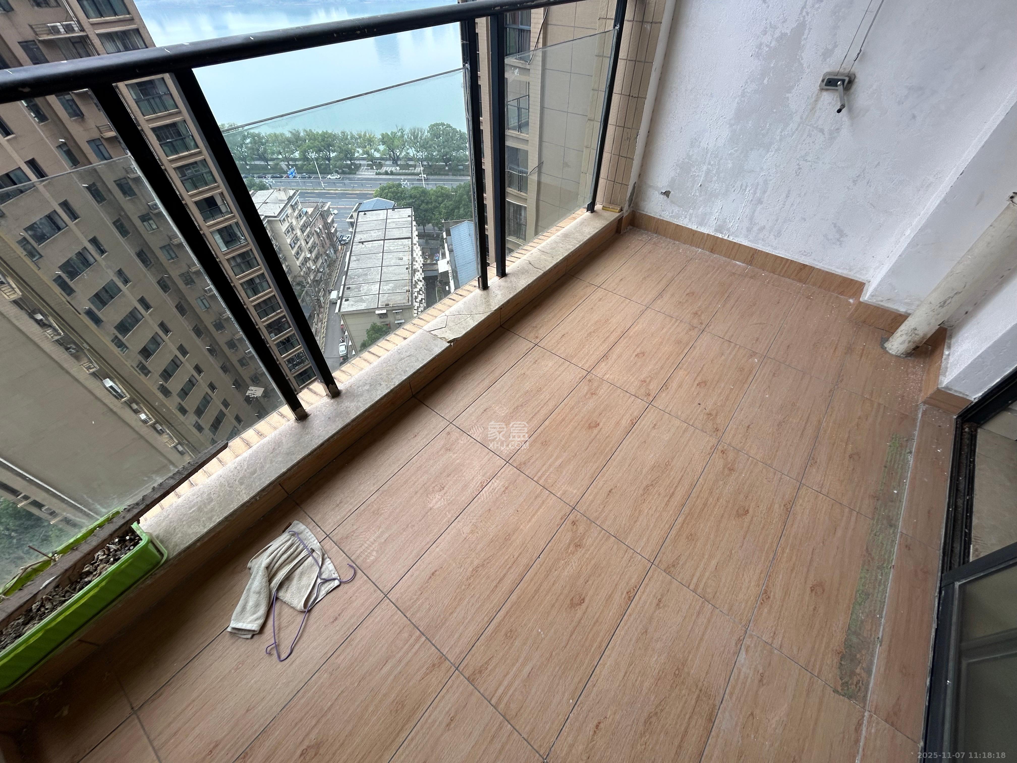 香江锦城  2室2厅1卫    2500.0元/月室内图