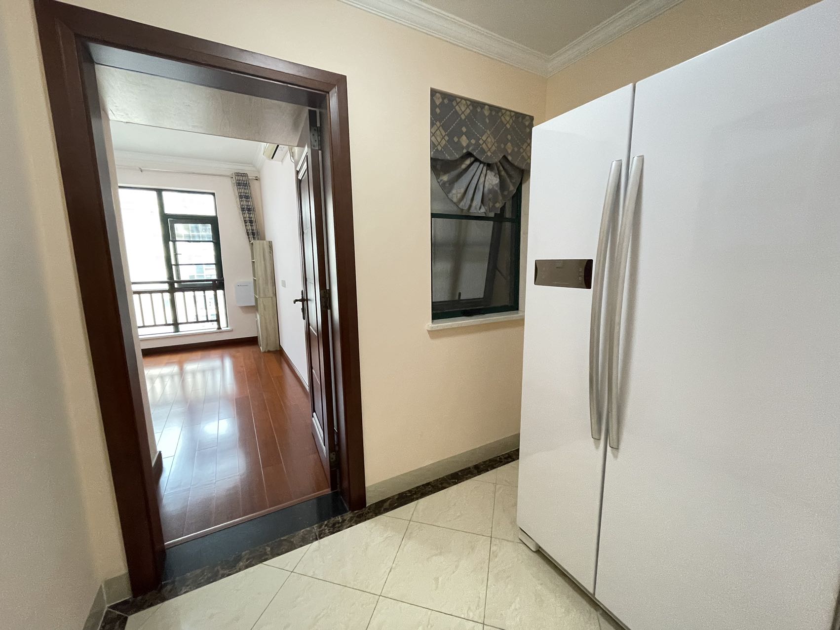 海阔天空-国瑞城二期(雅仕苑) 4室2厅2卫 6200.0元/月 海阔天空-国瑞城二期(雅仕苑) 4室2厅2卫 6200.0元/月室内图