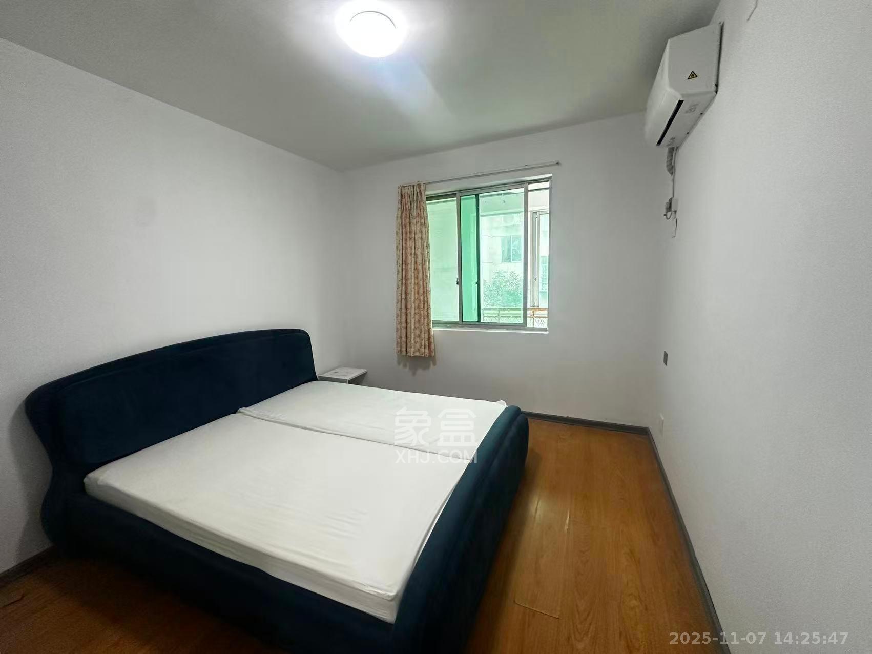 中南汽车世界  3室2厅2卫    1300.0元/月室内图