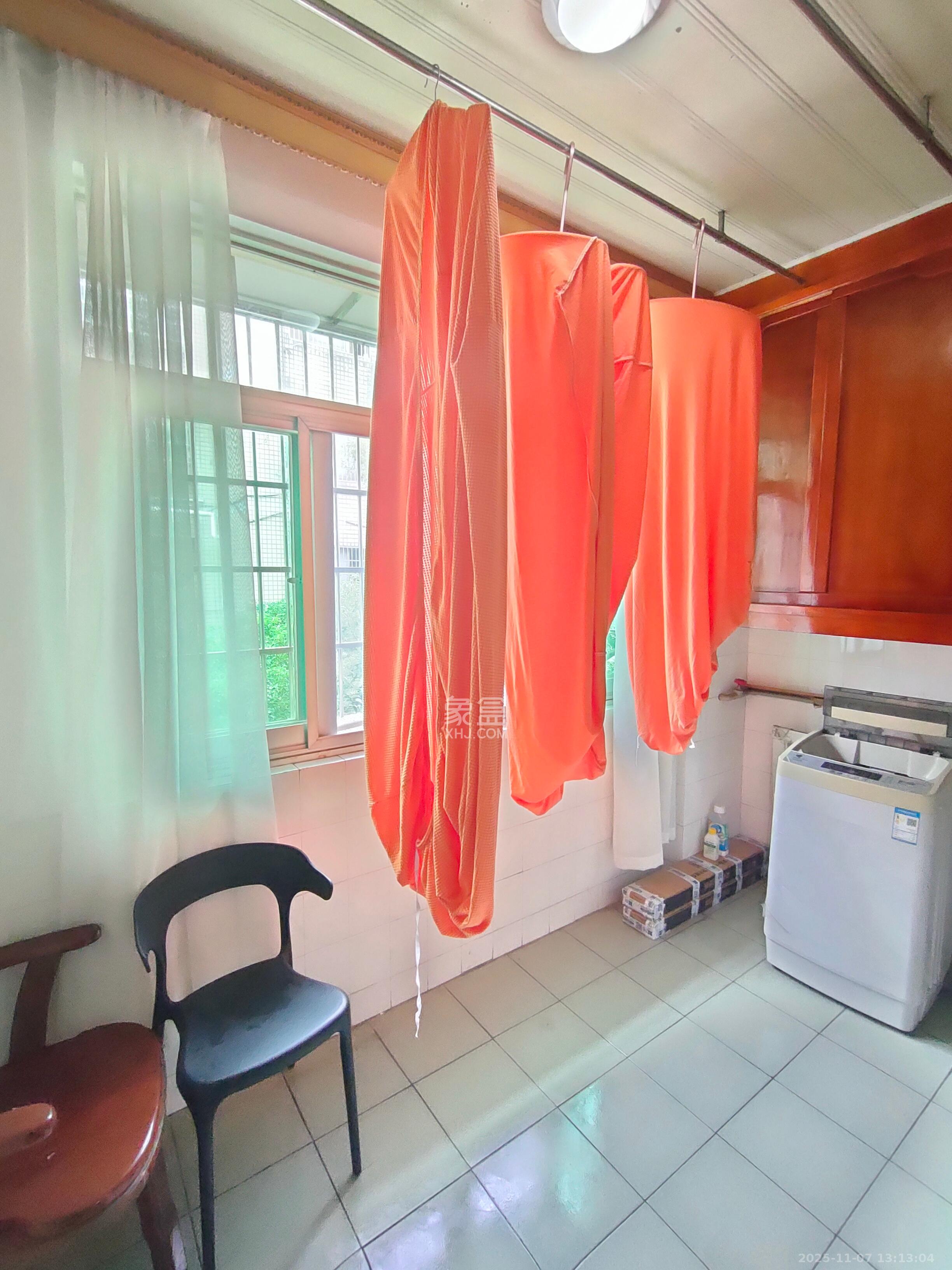 轻化公司宿舍向东南6号(产权南湖路46号) 2室2厅1卫 2000.0元/月 轻化公司宿舍向东南6号(产权南湖路46号) 2室2厅1卫 2000.0元/月室内图