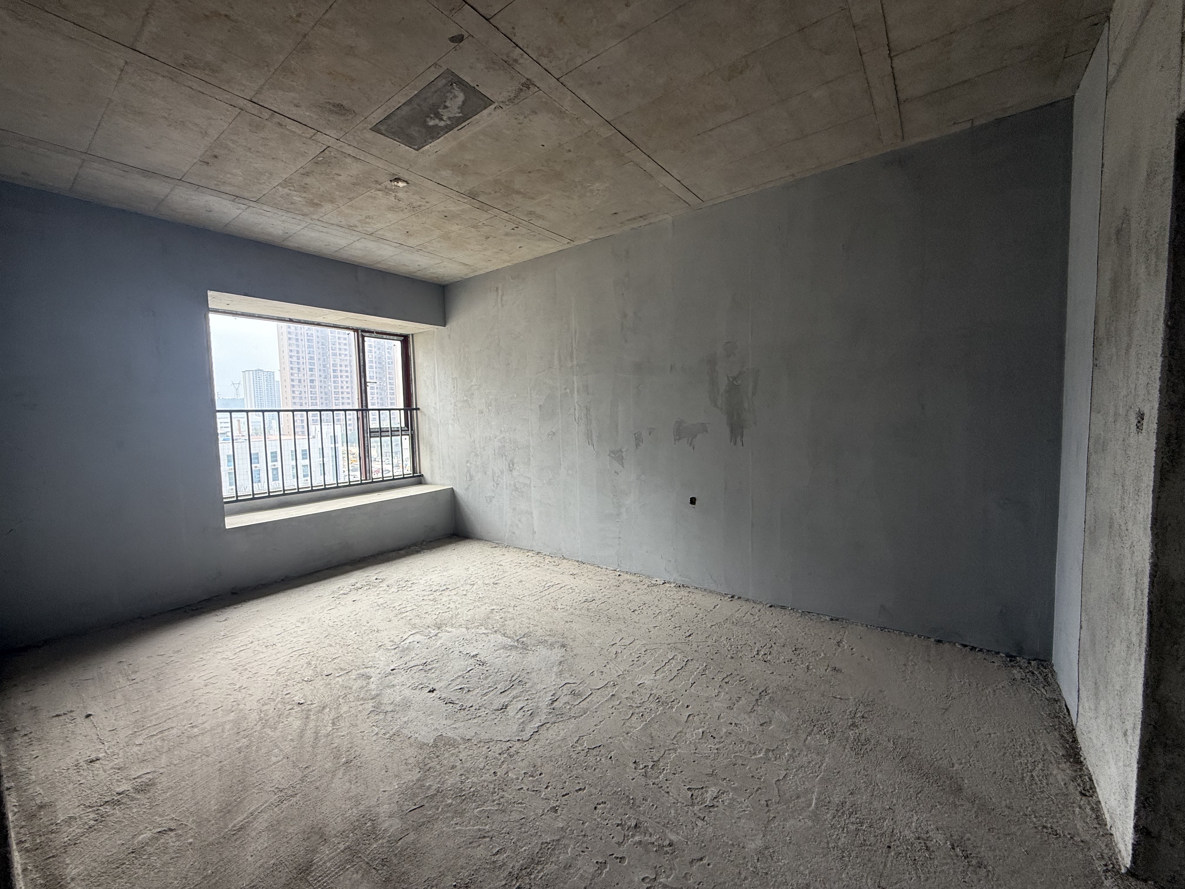 吉大汉珠山府  4室2厅2卫    108.0万客厅