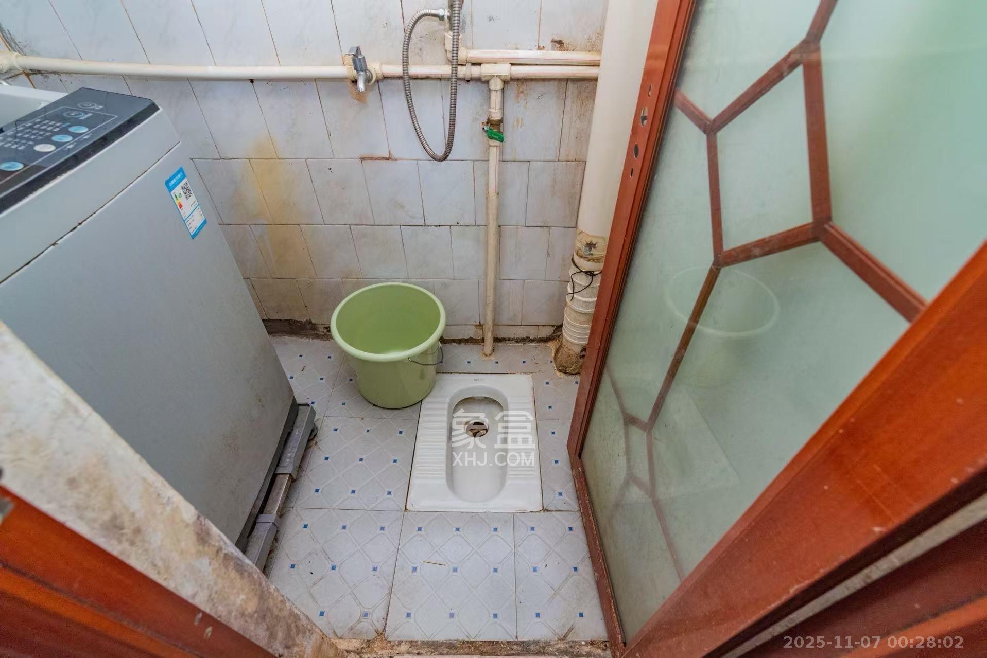 东风二村社区绸厂宿舍 2室1厅1卫 1500.0元/月 东风二村社区绸厂宿舍 2室1厅1卫 1500.0元/月室内图