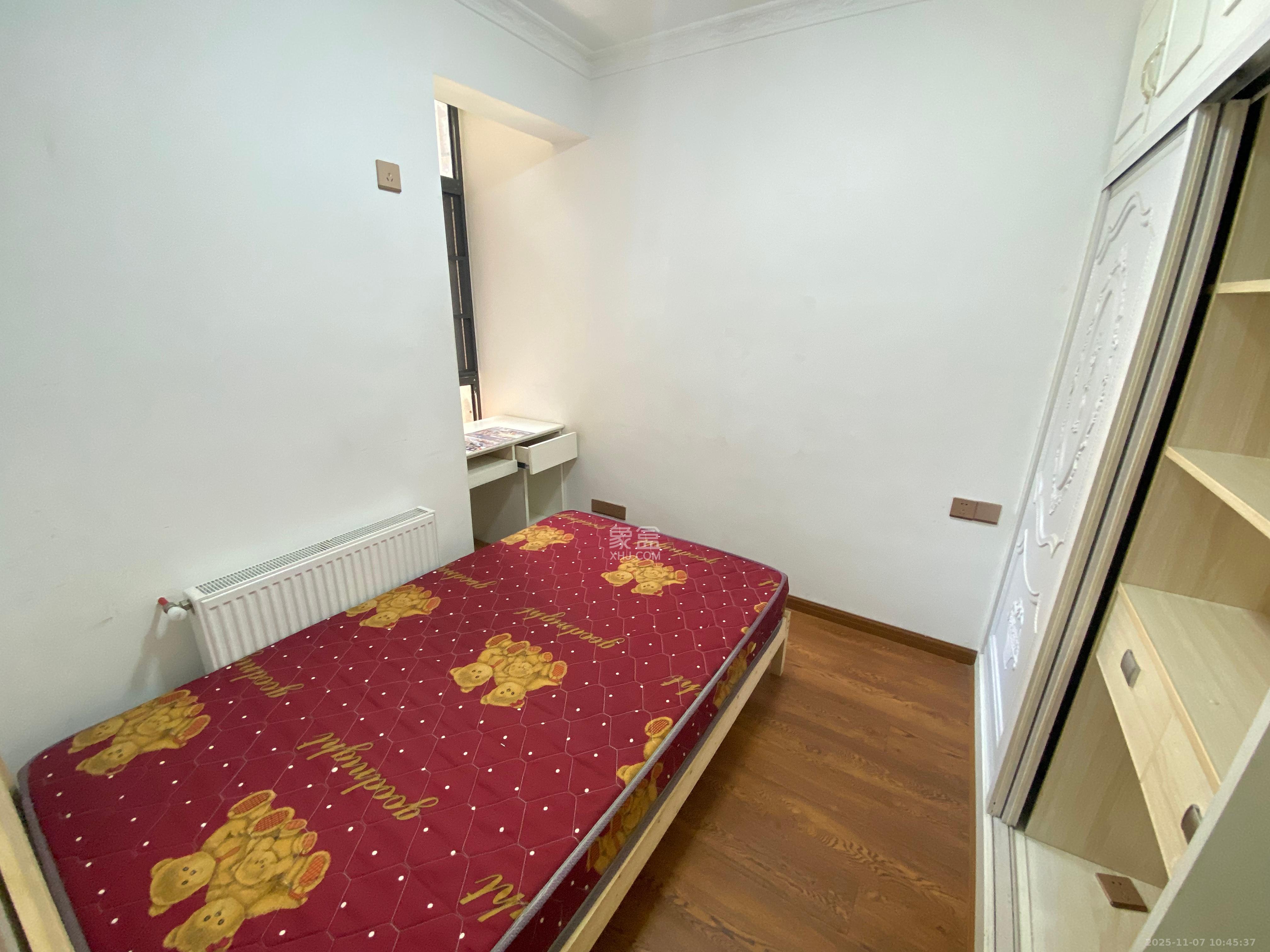 邦盛水岸御园  3室2厅2卫    2000.0元/月室内图