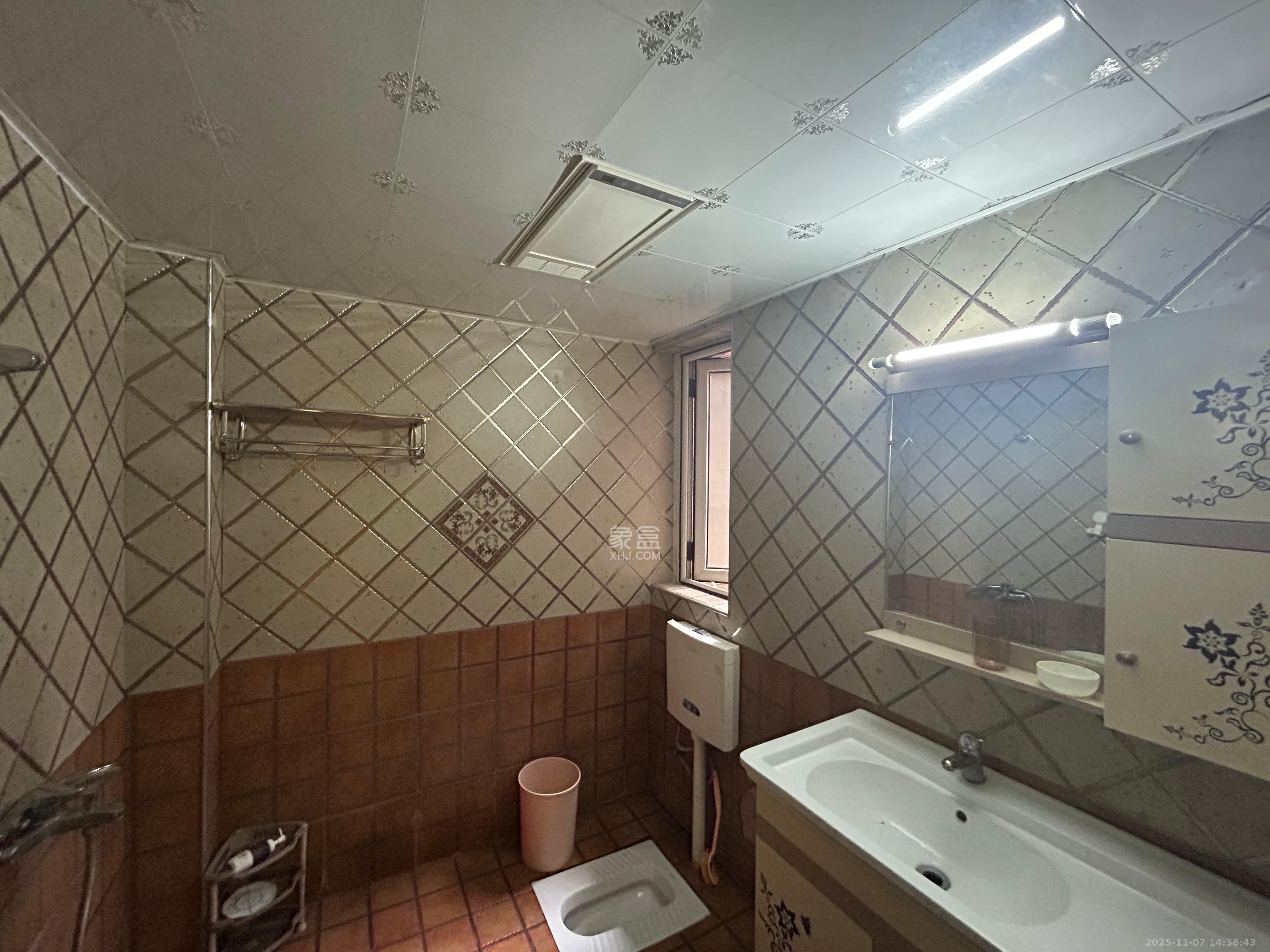 山水湾  3室2厅1卫    1600.0元/月室内图