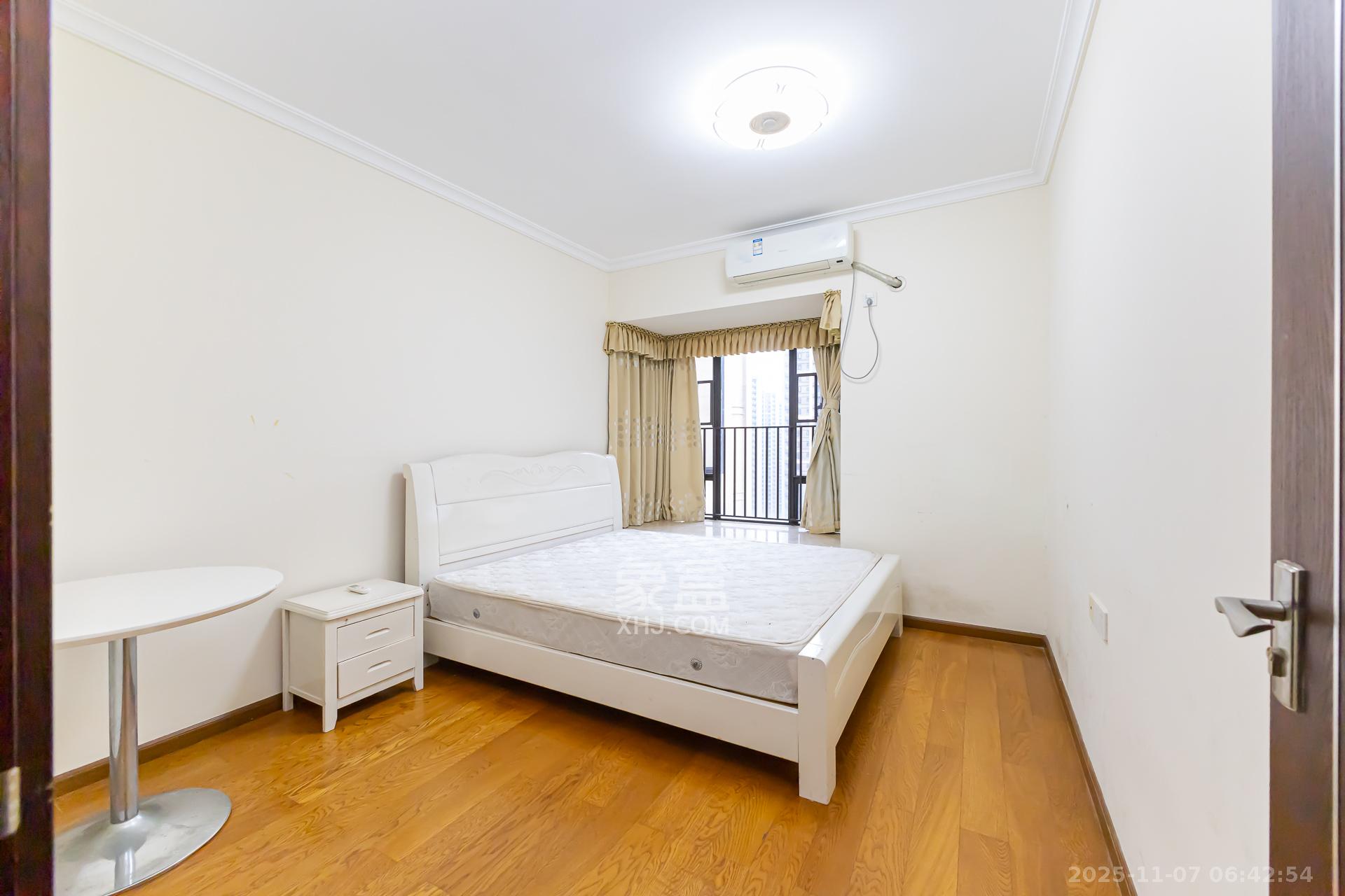 时代倾城一期  2室2厅1卫    61.0万卧室