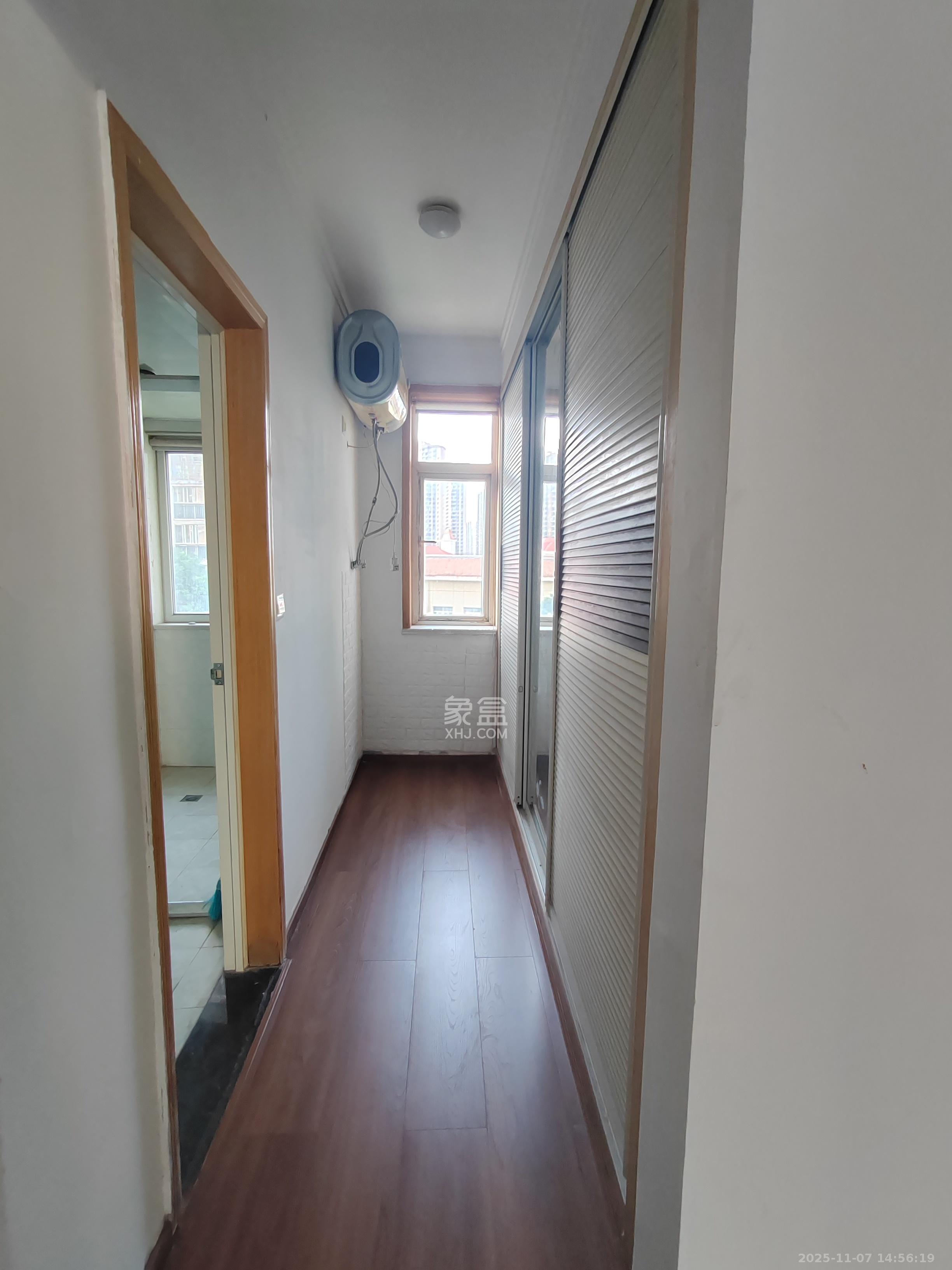 筑梦园  4室2厅2卫    2400.0元/月室内图