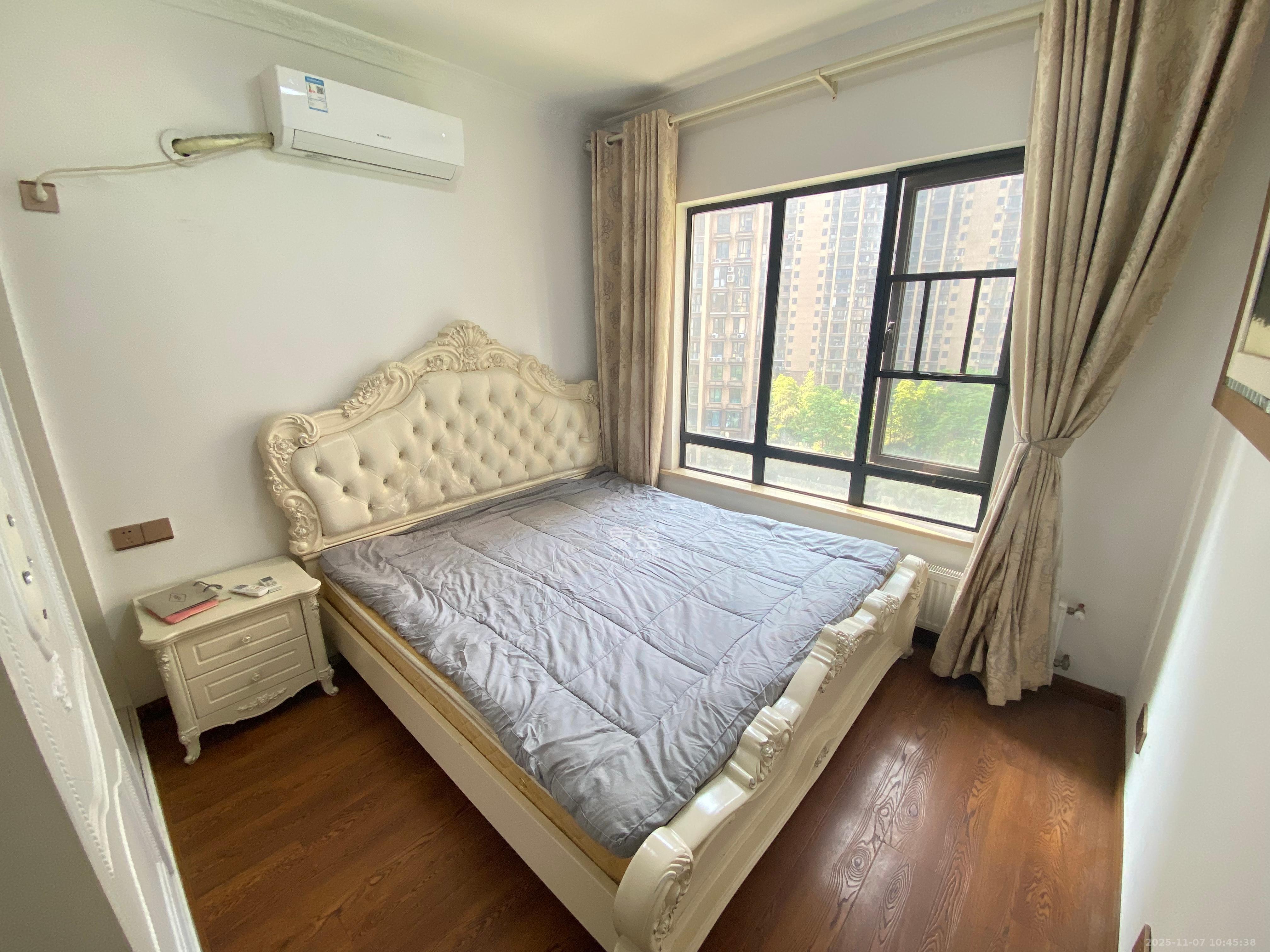 邦盛水岸御园  3室2厅2卫    2000.0元/月室内图