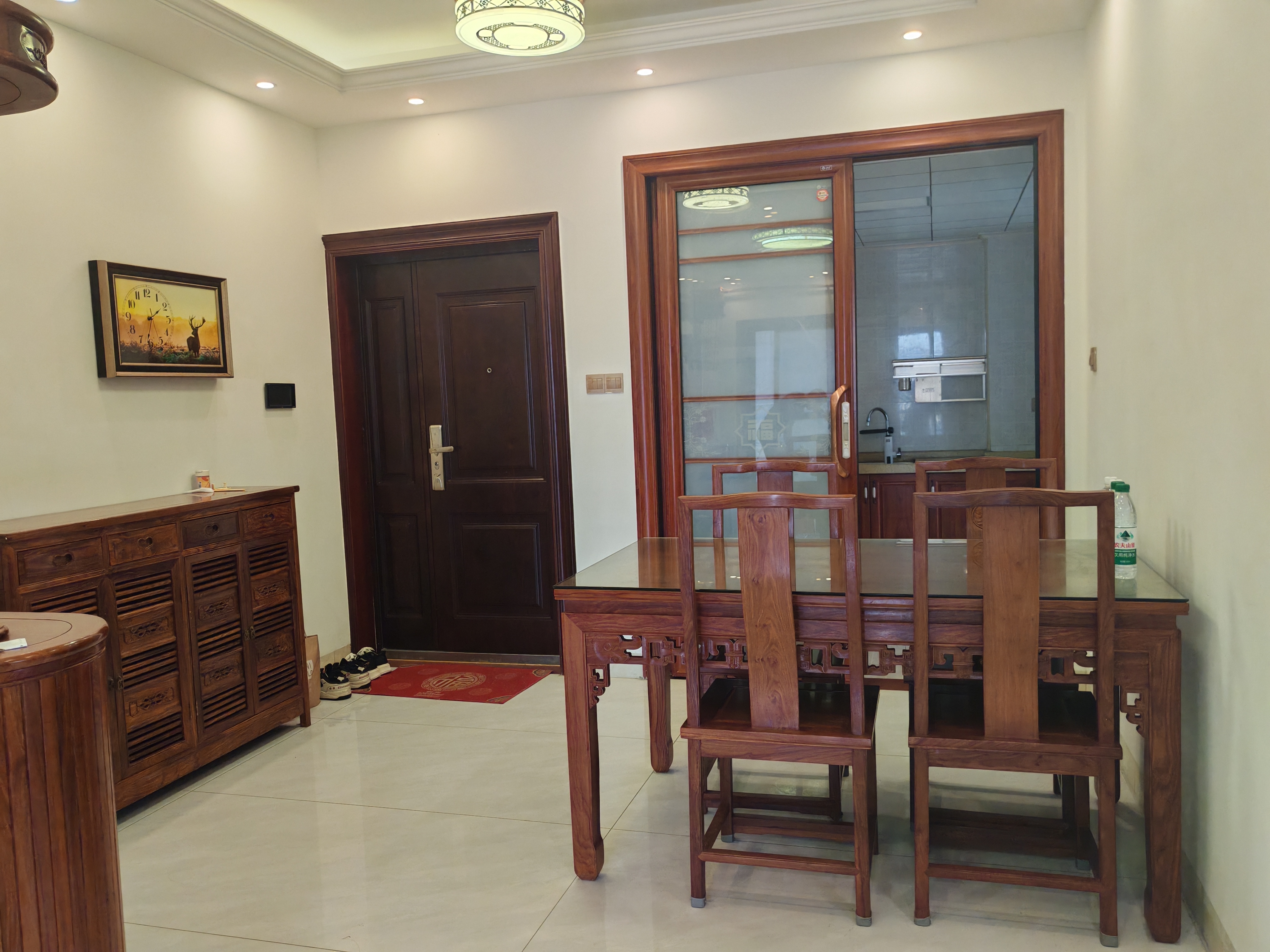 怡和湖城大境 2室2厅1卫 3200.0元/月 怡和湖城大境 2室2厅1卫 3200.0元/月室内图