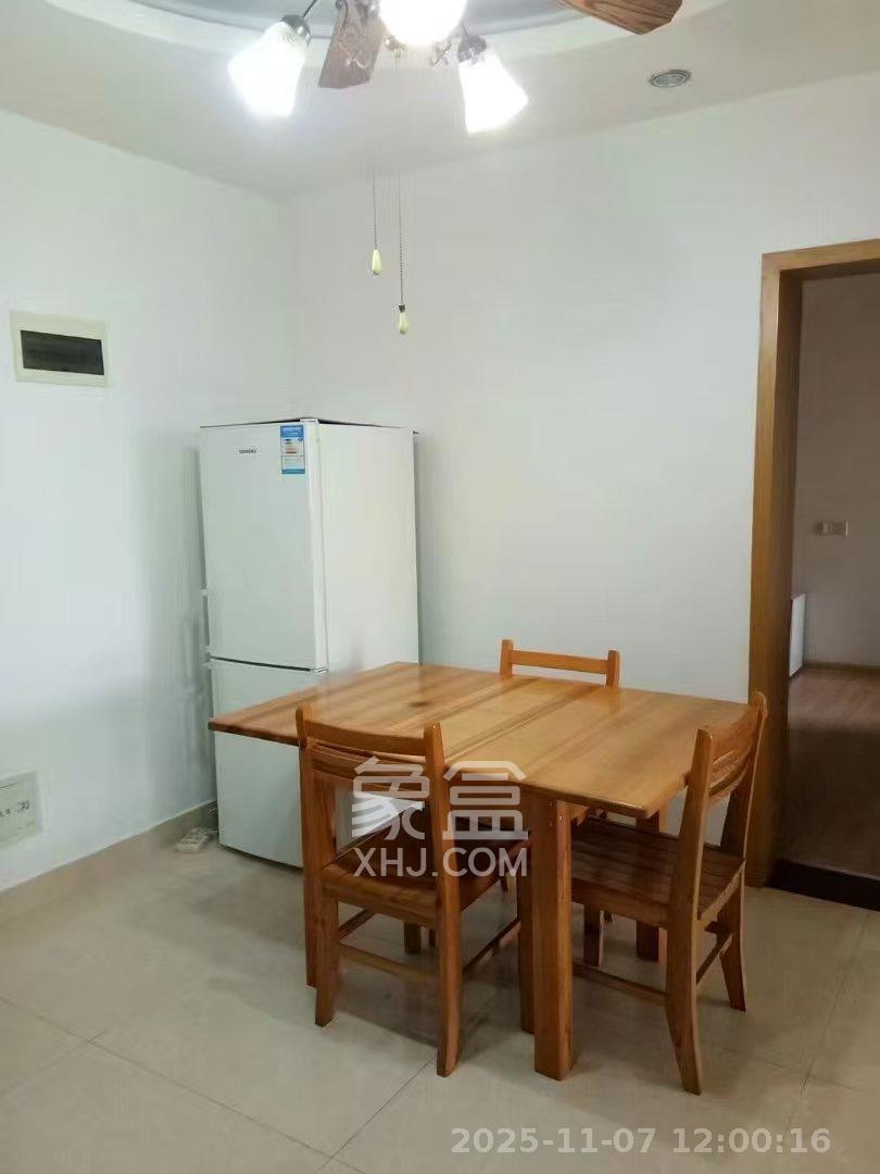 长大卧琥  1室1厅1卫    1200.0元/月室内图