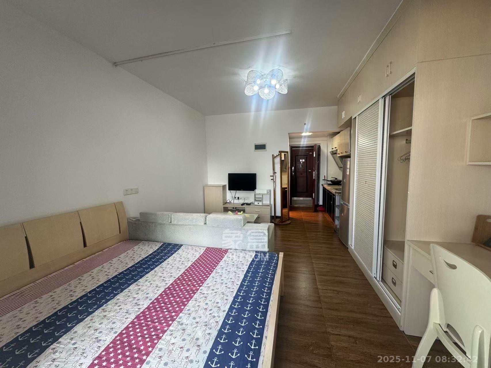 观园国际公寓  1室1厅1卫    1600.0元/月