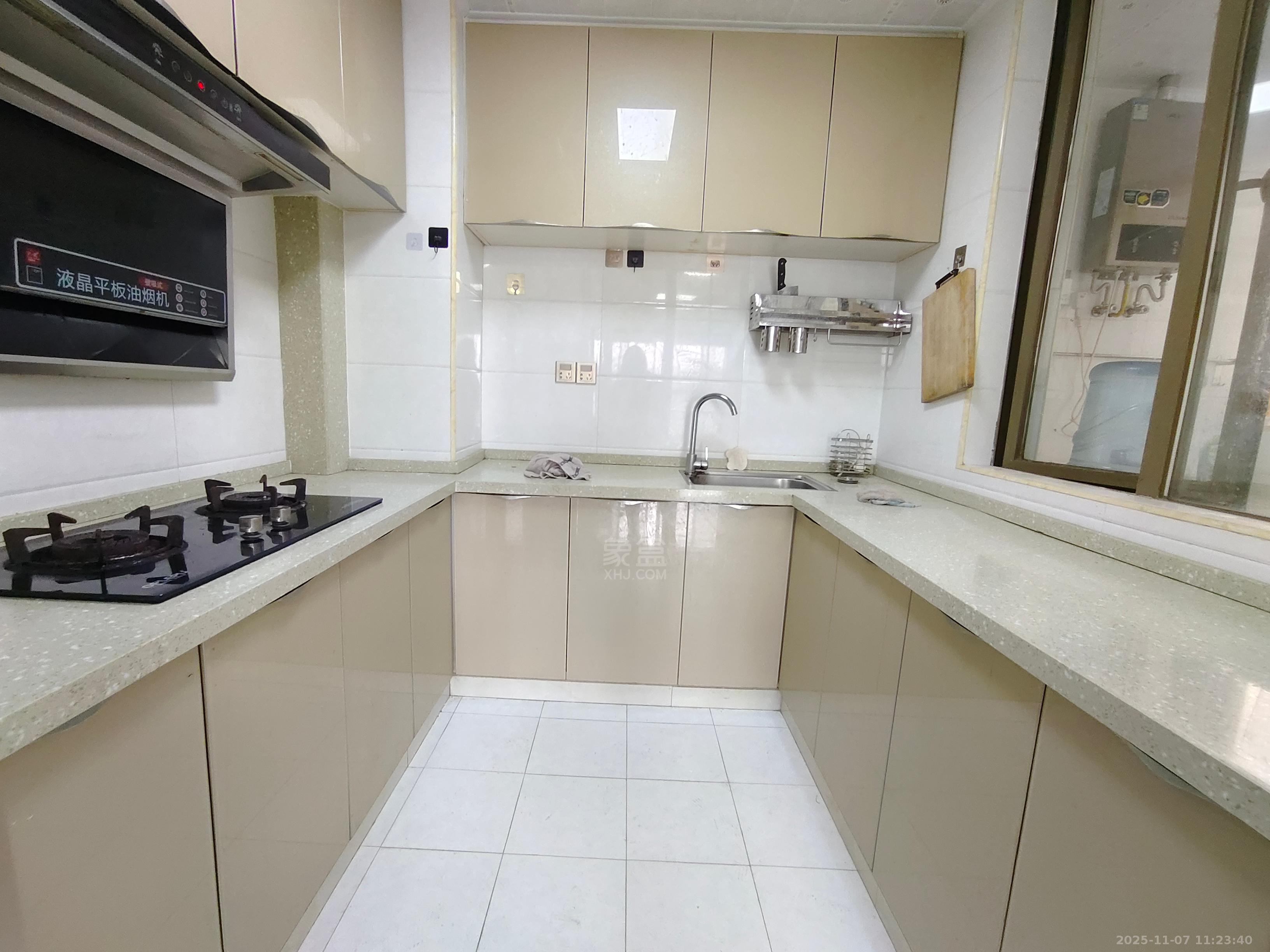 奥园广场 3室2厅2卫 2200.0元/月 奥园广场 3室2厅2卫 2200.0元/月室内图