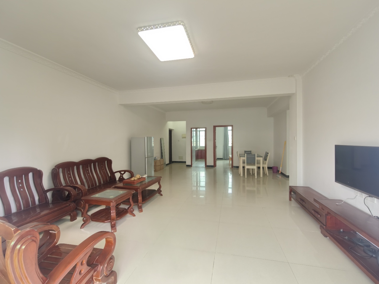 阳光巴洛克广场 3室2厅2卫 2500.0元/月 阳光巴洛克广场 3室2厅2卫 2500.0元/月室内图