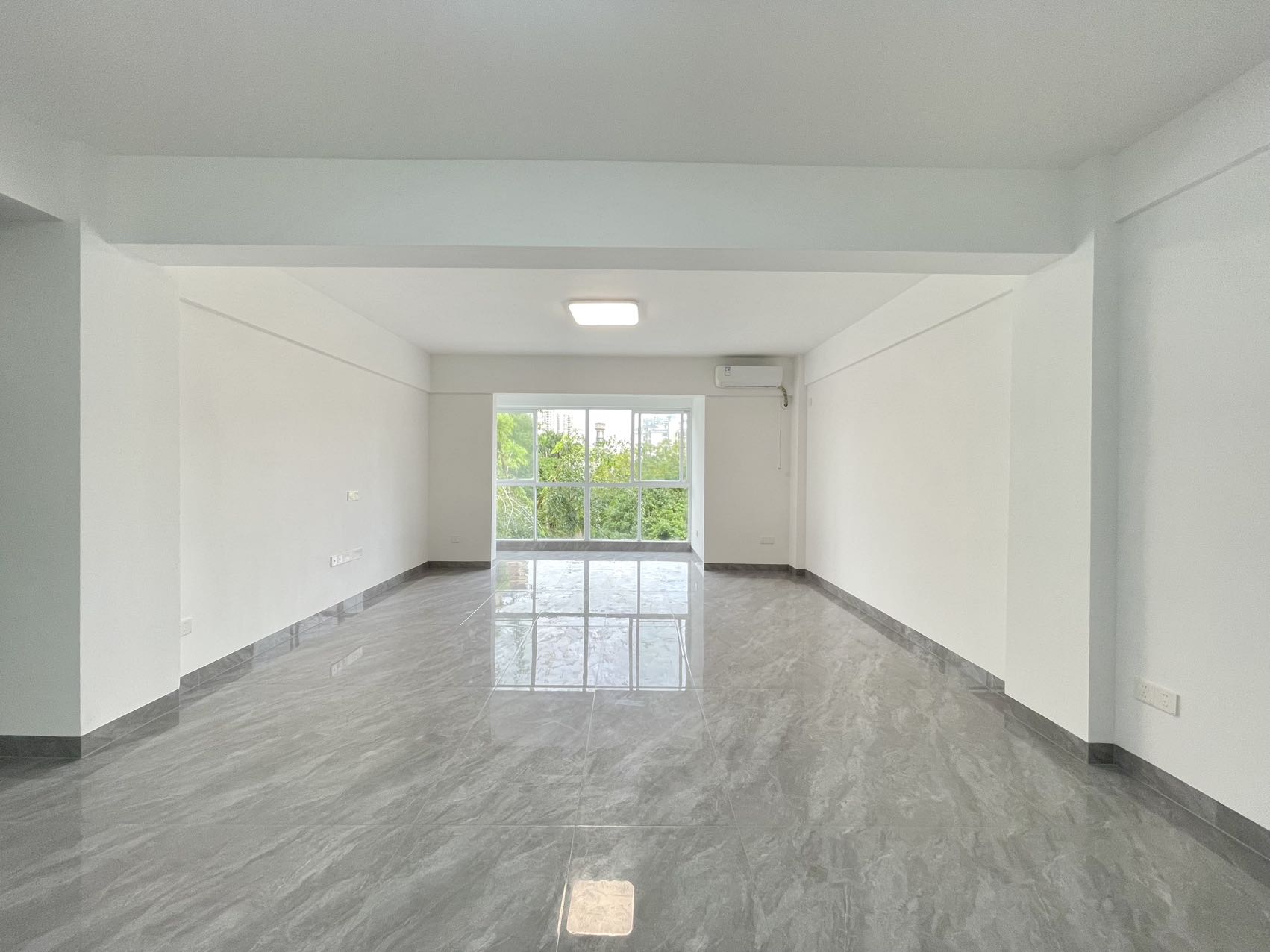 滨江温泉花园  3室3厅2卫    132.0万