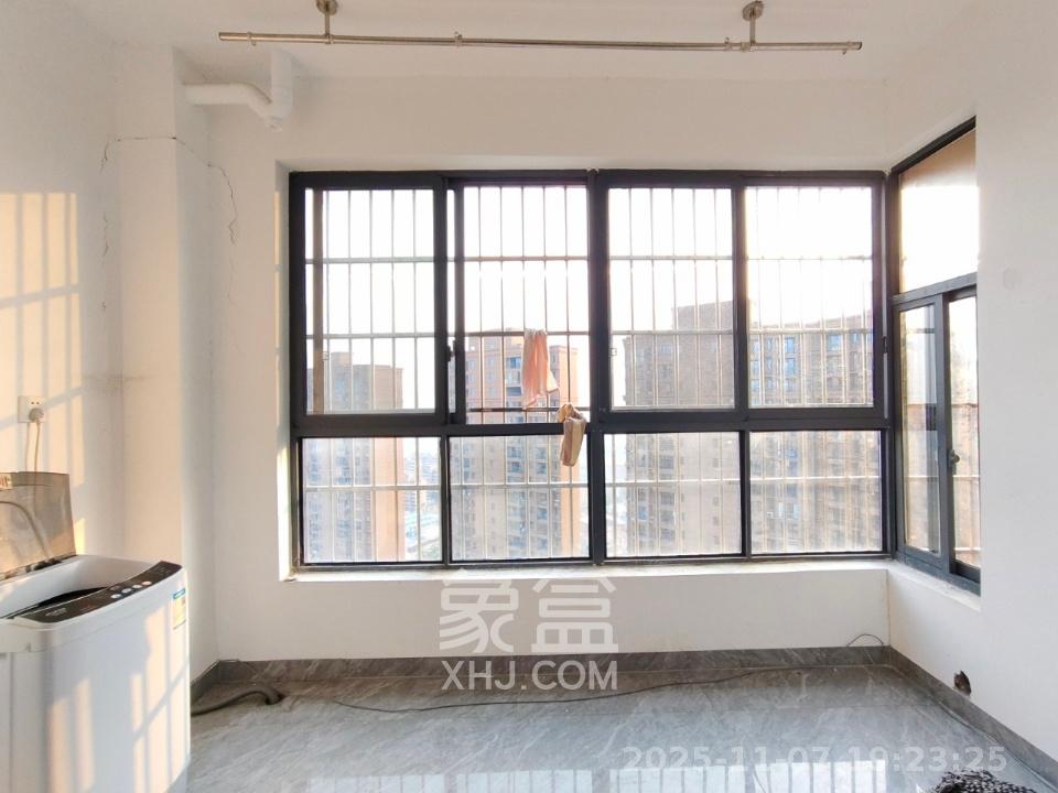 紫华郡  3室2厅1卫    1800.0元/月室内图