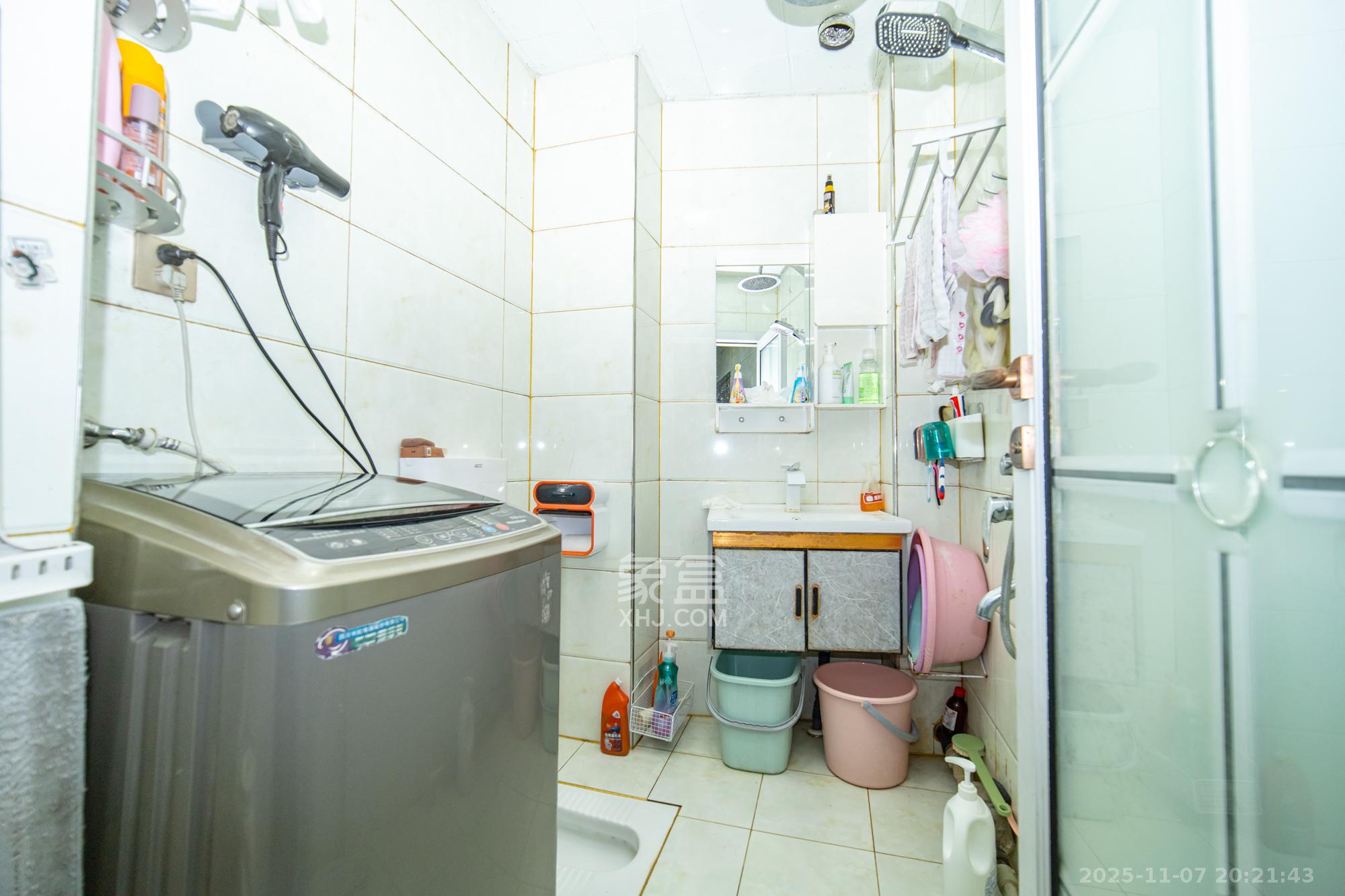 香槟小镇(香槟花苑) 2室1厅1卫 29.8万 香槟小镇(香槟花苑) 2室1厅1卫 29.8万卫生间