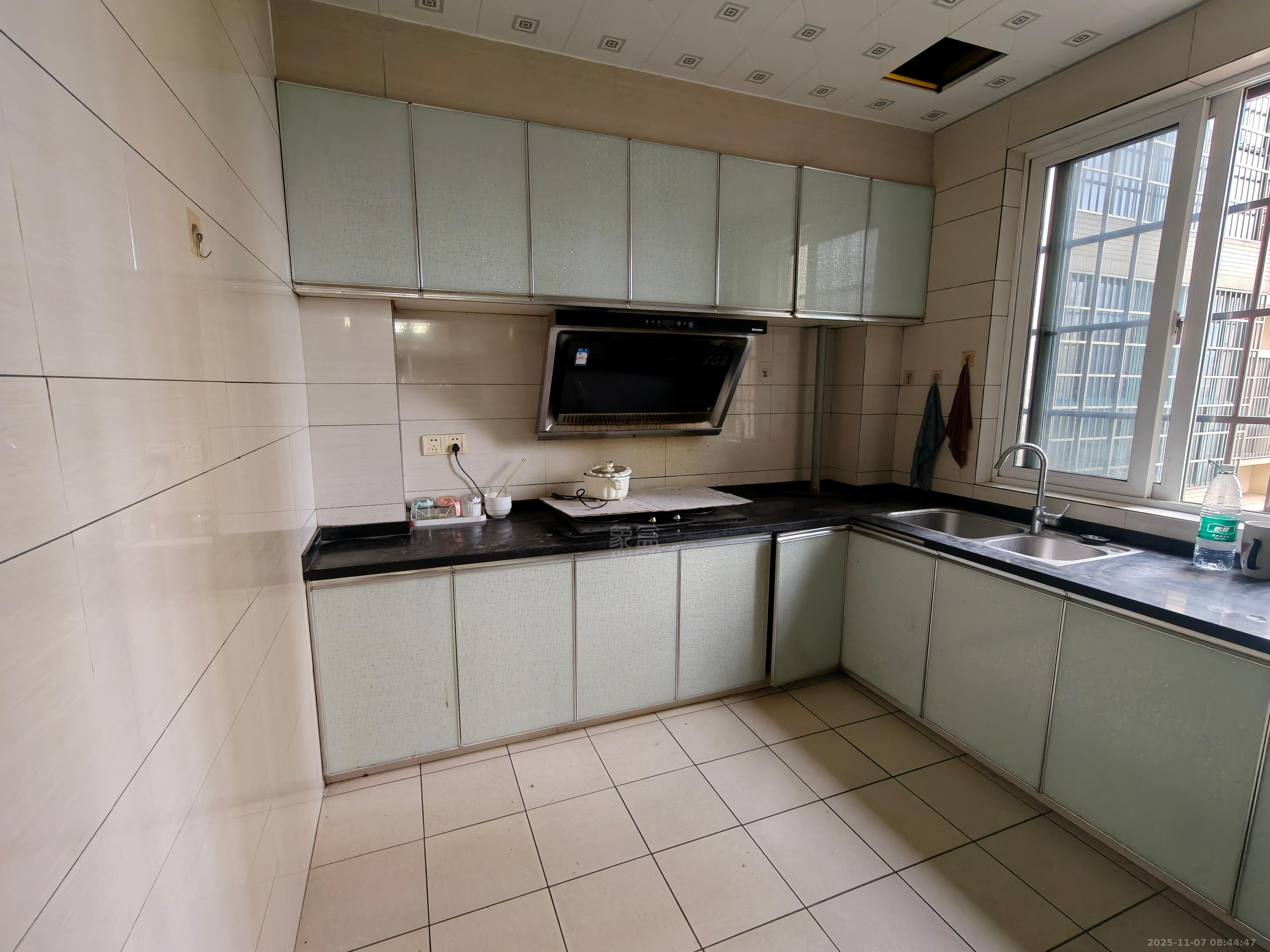 翠谷城 3室2厅2卫 2000.0元/月 翠谷城 3室2厅2卫 2000.0元/月室内图