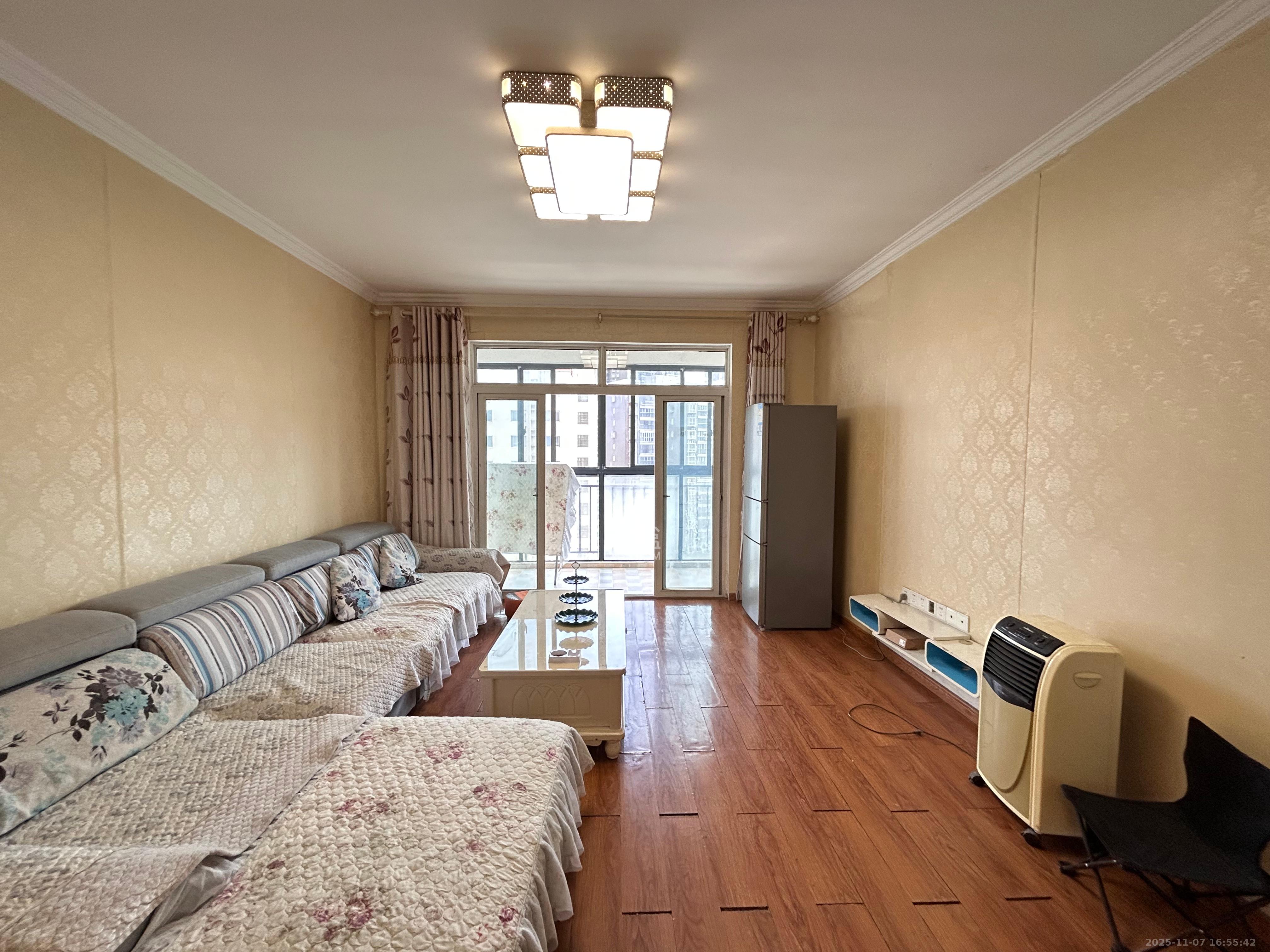 万丽景园 3室2厅1卫 2000.0元/月 万丽景园 3室2厅1卫 2000.0元/月室内图